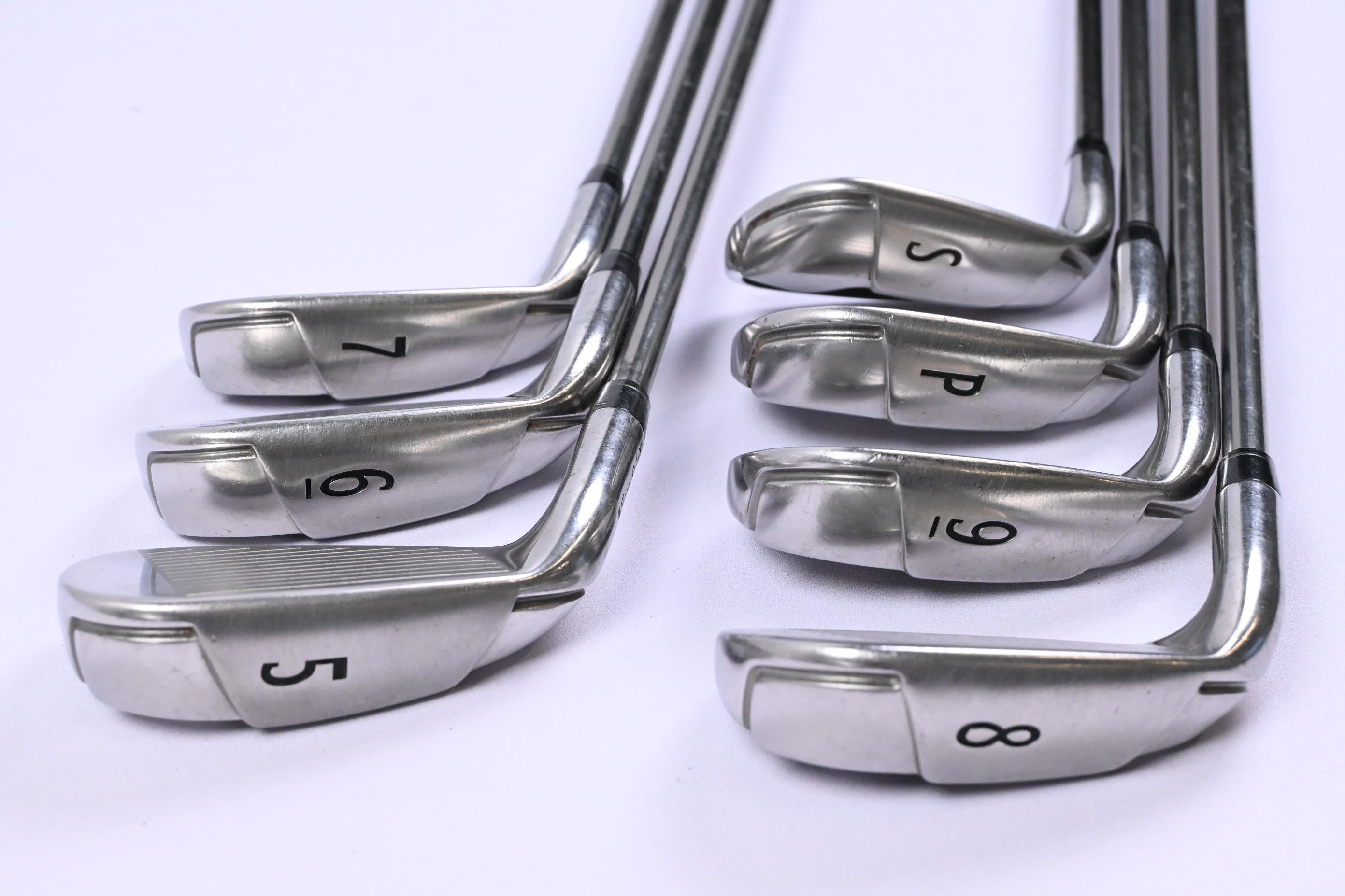 Wilson D200 Irons / 5-PW+SW / Regular Flex Elements Chrome 59 Shafts