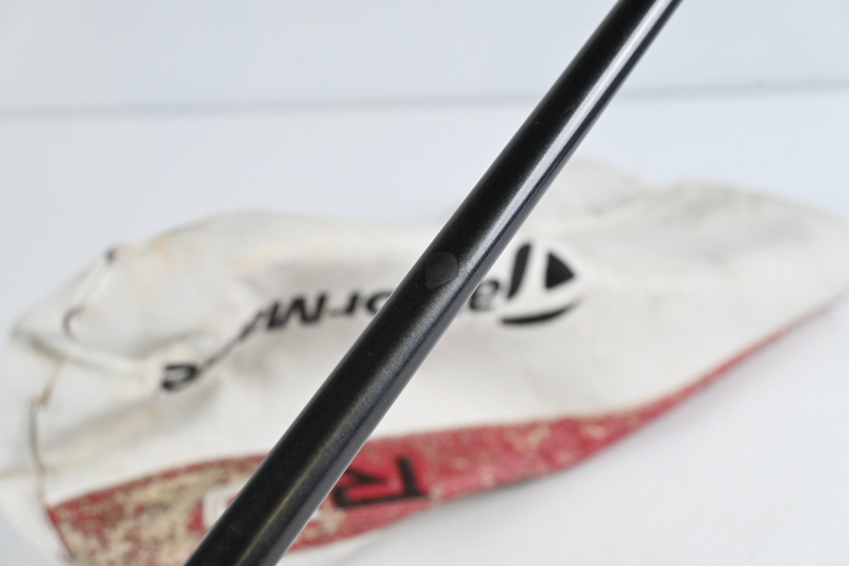 Taylormade R15 Black Driver / 9.5 Degree / Stiff Flex Aldila R.I.P Phenom 55 Shaft