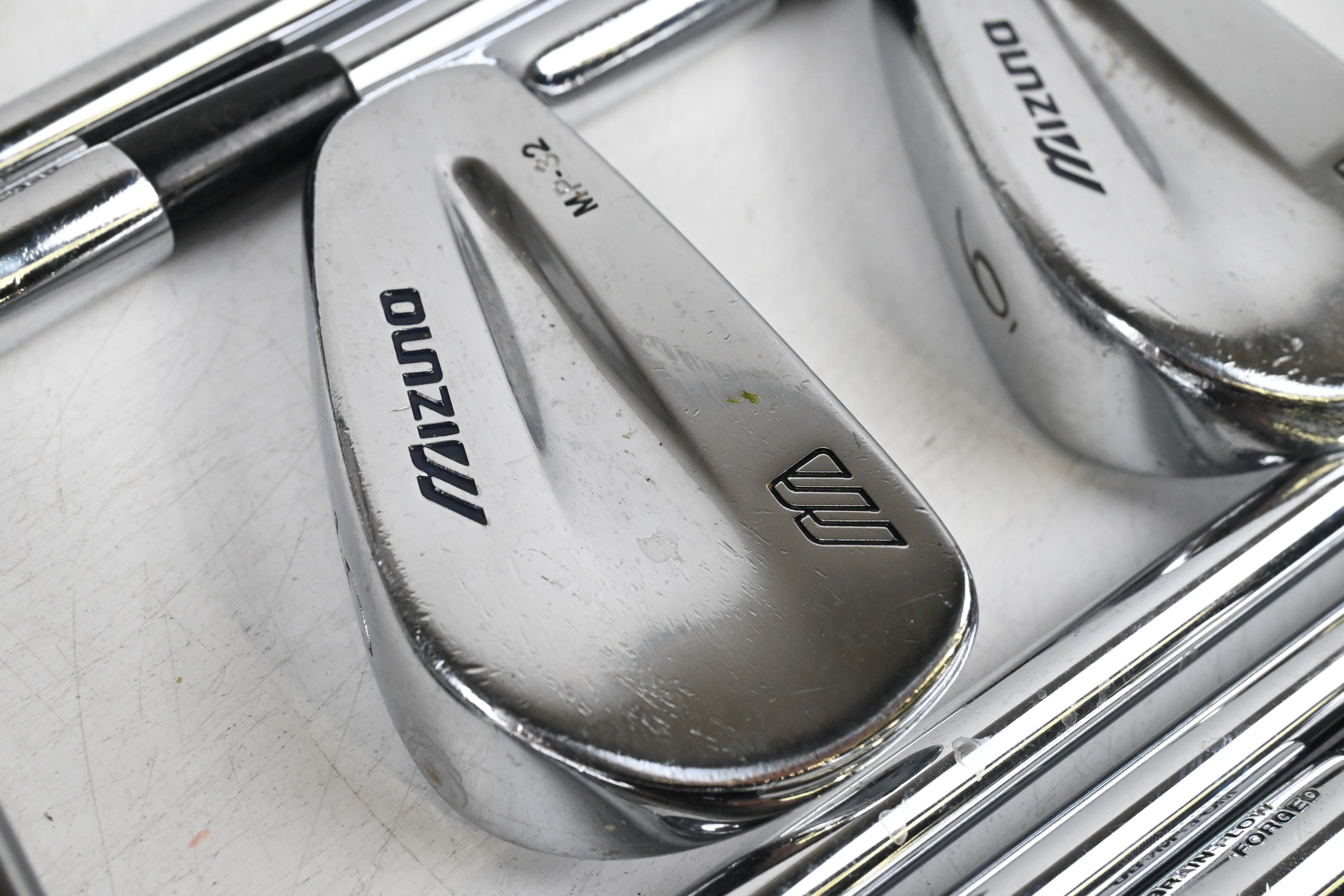 Mizuno MP-32 Irons / 3-PW / Regular Flex Dynamic Gold R300 Shafts