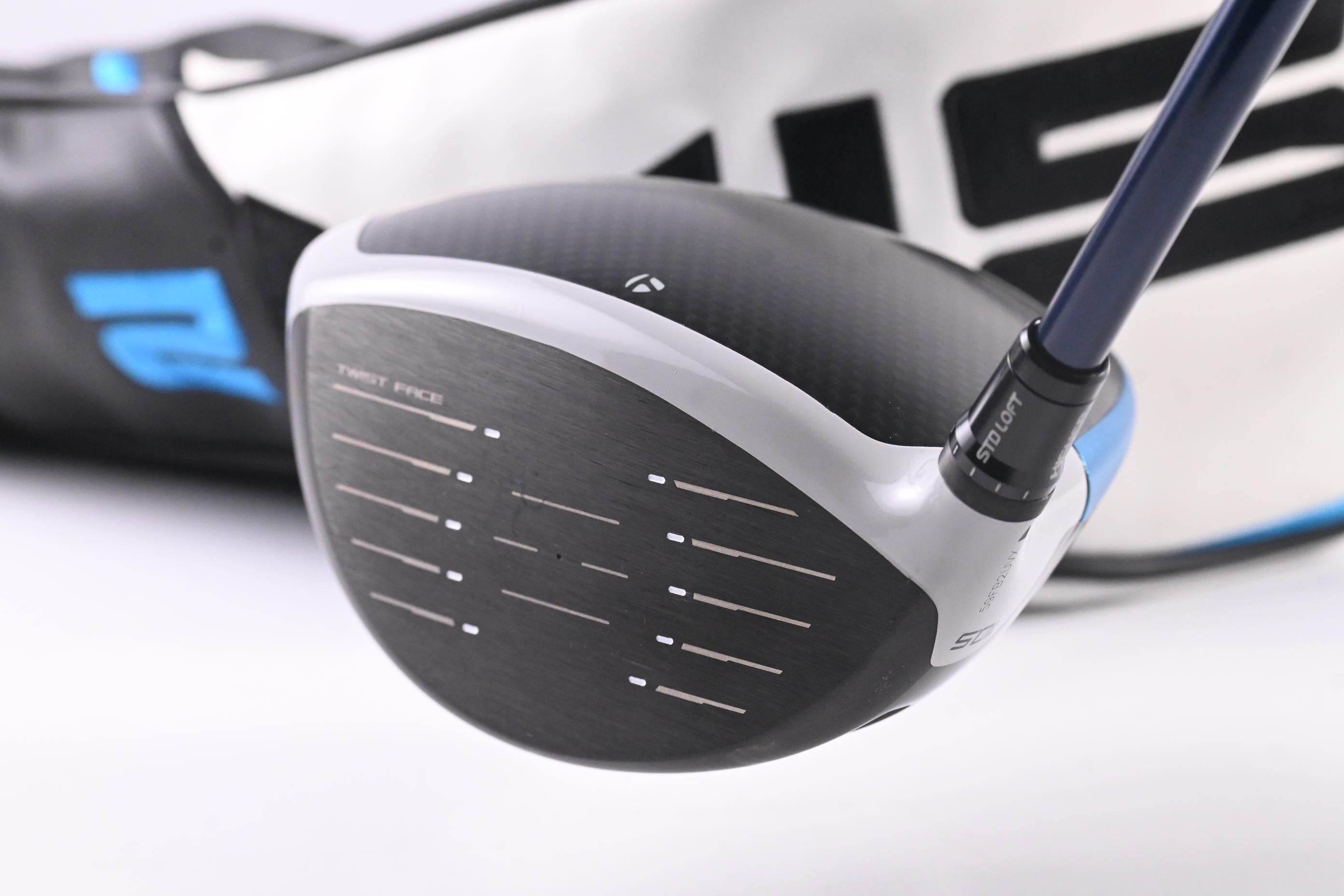 Taylormade SIM2 Max Driver / 10.5 Degree / Regular Flex Ventus Blue 5 Shaft