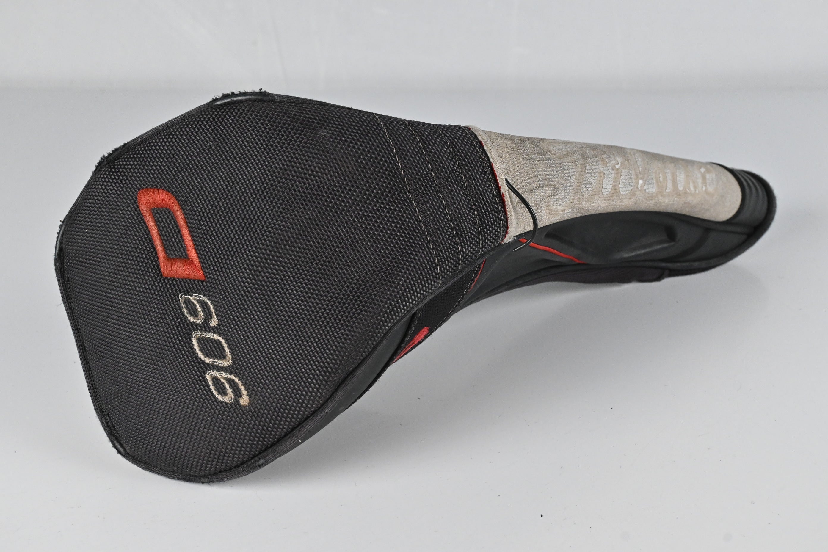 Titleist 909 D3 Driver / 9.5 Degree / Stiff Flex Fujikura Speeder Shaft