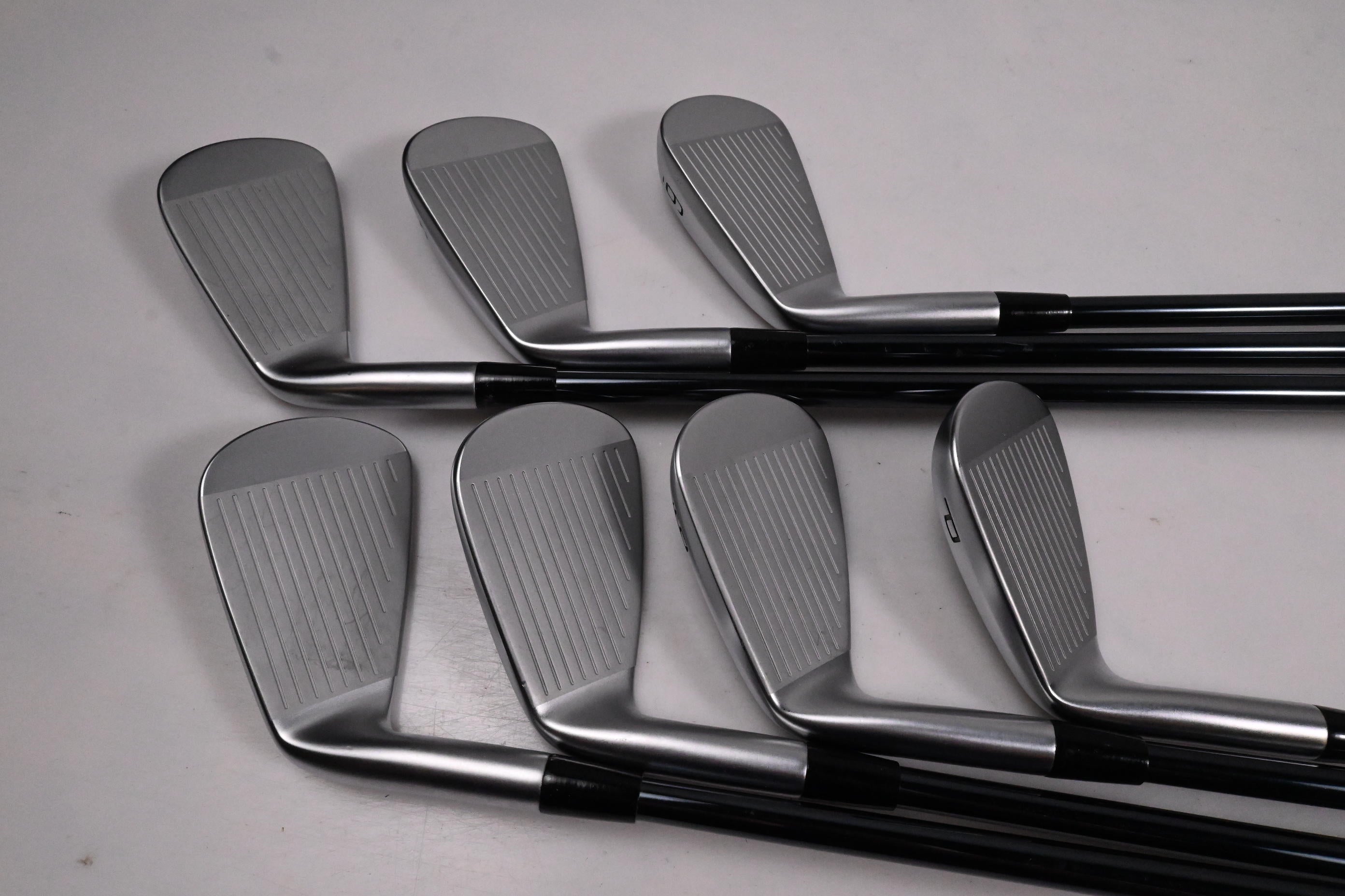 Mizuno JPX 925 Forged Irons / 4-PW / Regular Flex UST Recoil Dart 90 Shafts