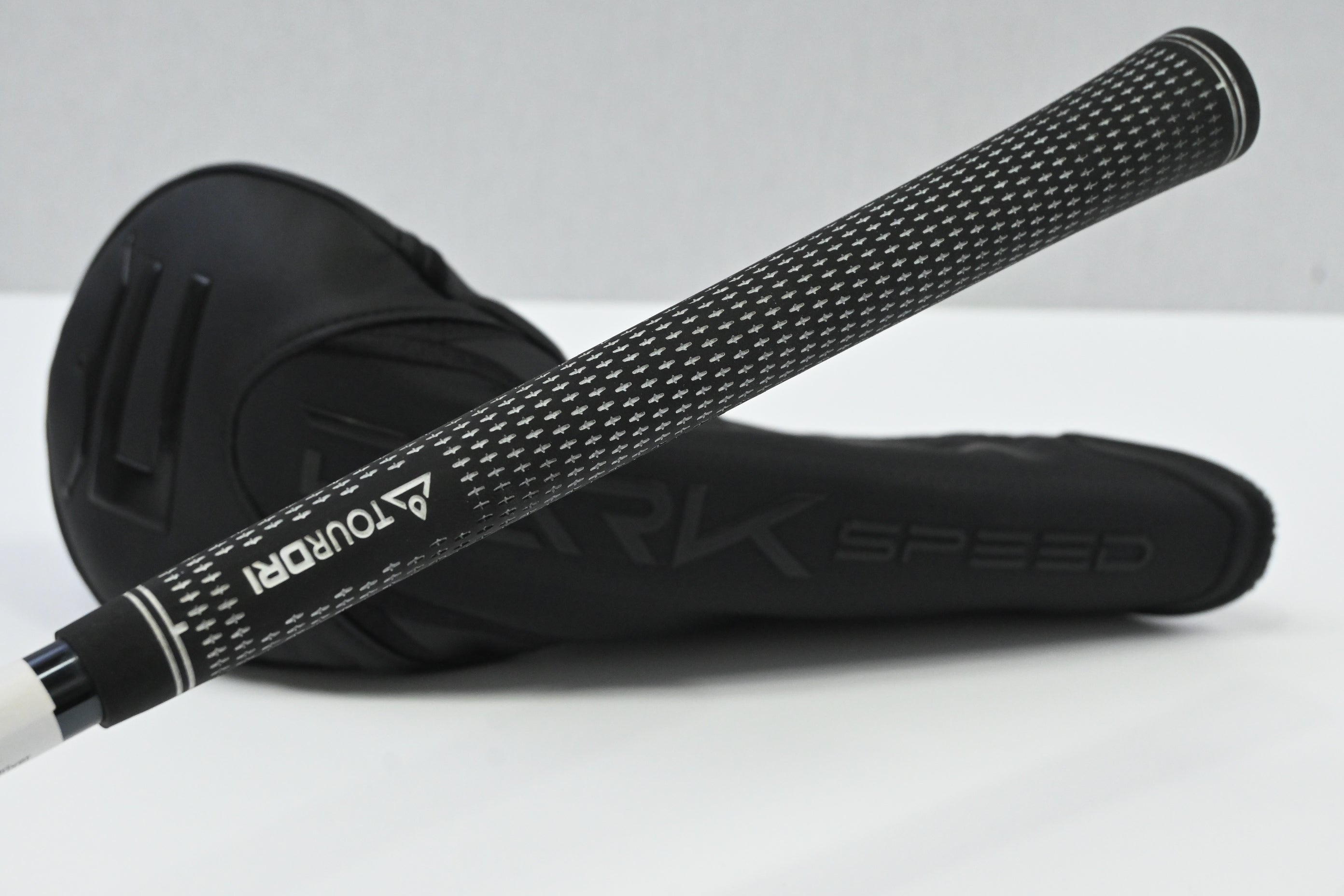 Cobra Darkspeed Max Driver / 10.5 Degree / Stiff Flex UST Lin-Q M40X White 6
