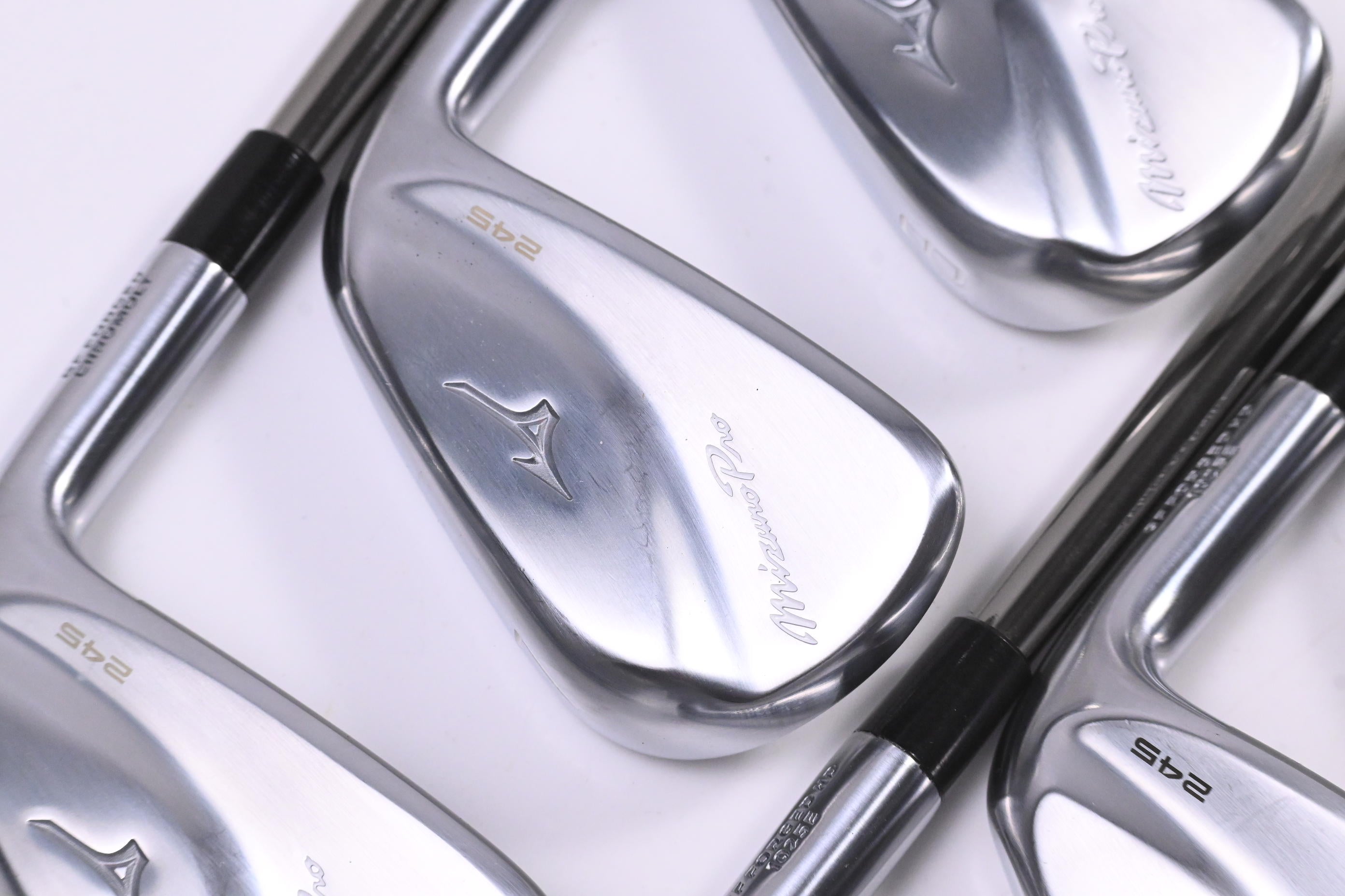 Mizuno Pro 245 Irons / 6-PW+GW / Stiff Flex UST Recoil 95 Shafts