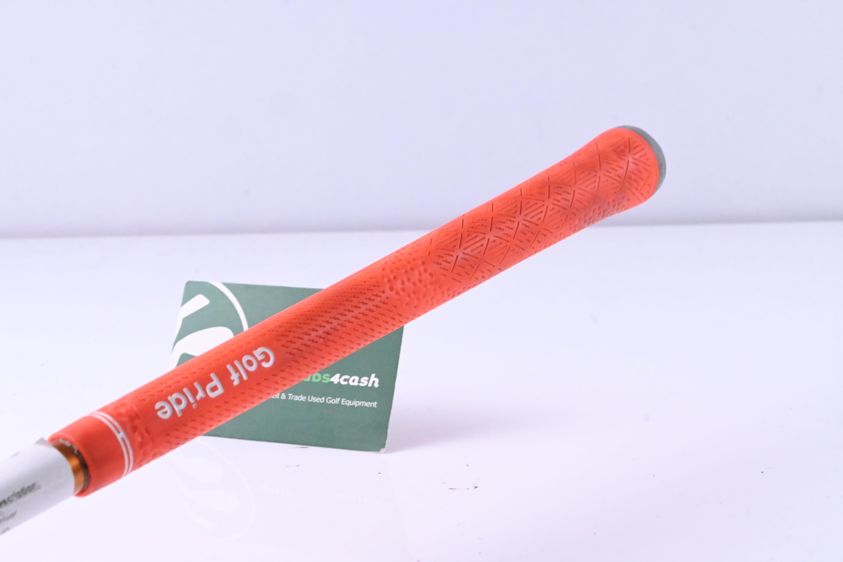 Taylormade R15 Driver / 9.5 Degree / Regular Flex Aldila NVS 65 Shaft