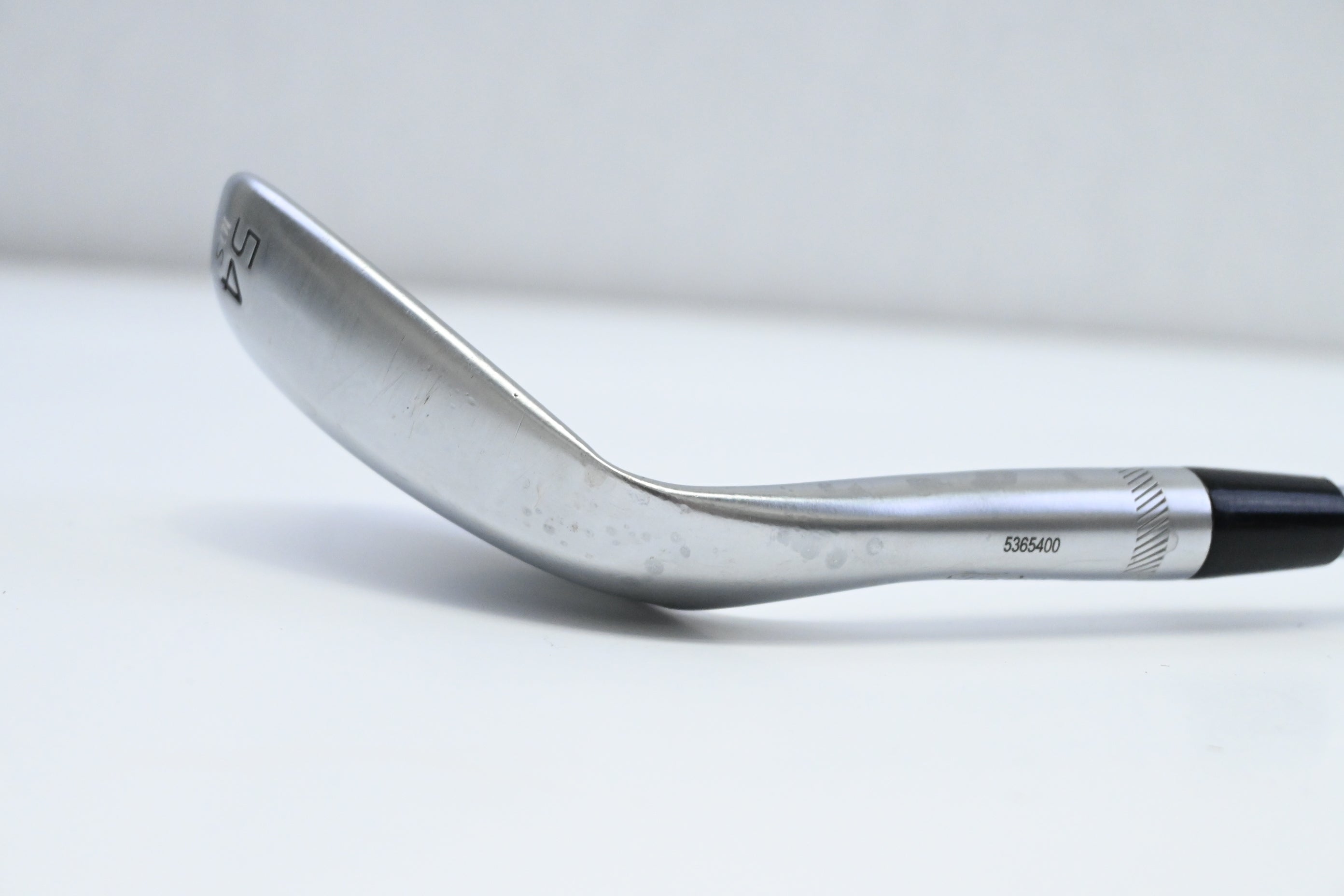 Titleist Vokey SM9 Sand Wedge / 54 Degree / Regular Flex AMT Red R300 Shaft