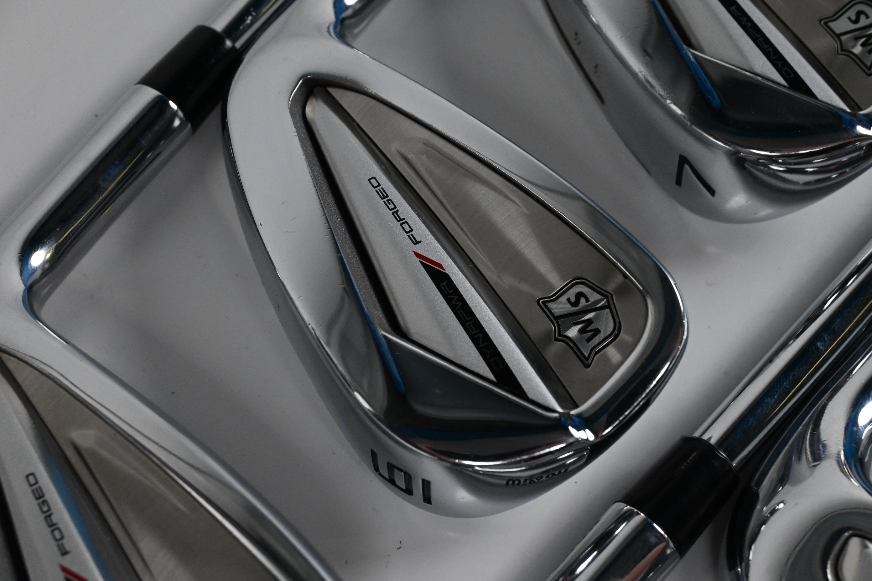 Wilson DYNAPWR Forged Irons / 5-PW / Stiff Flex Dynamic Gold MID 115 S300