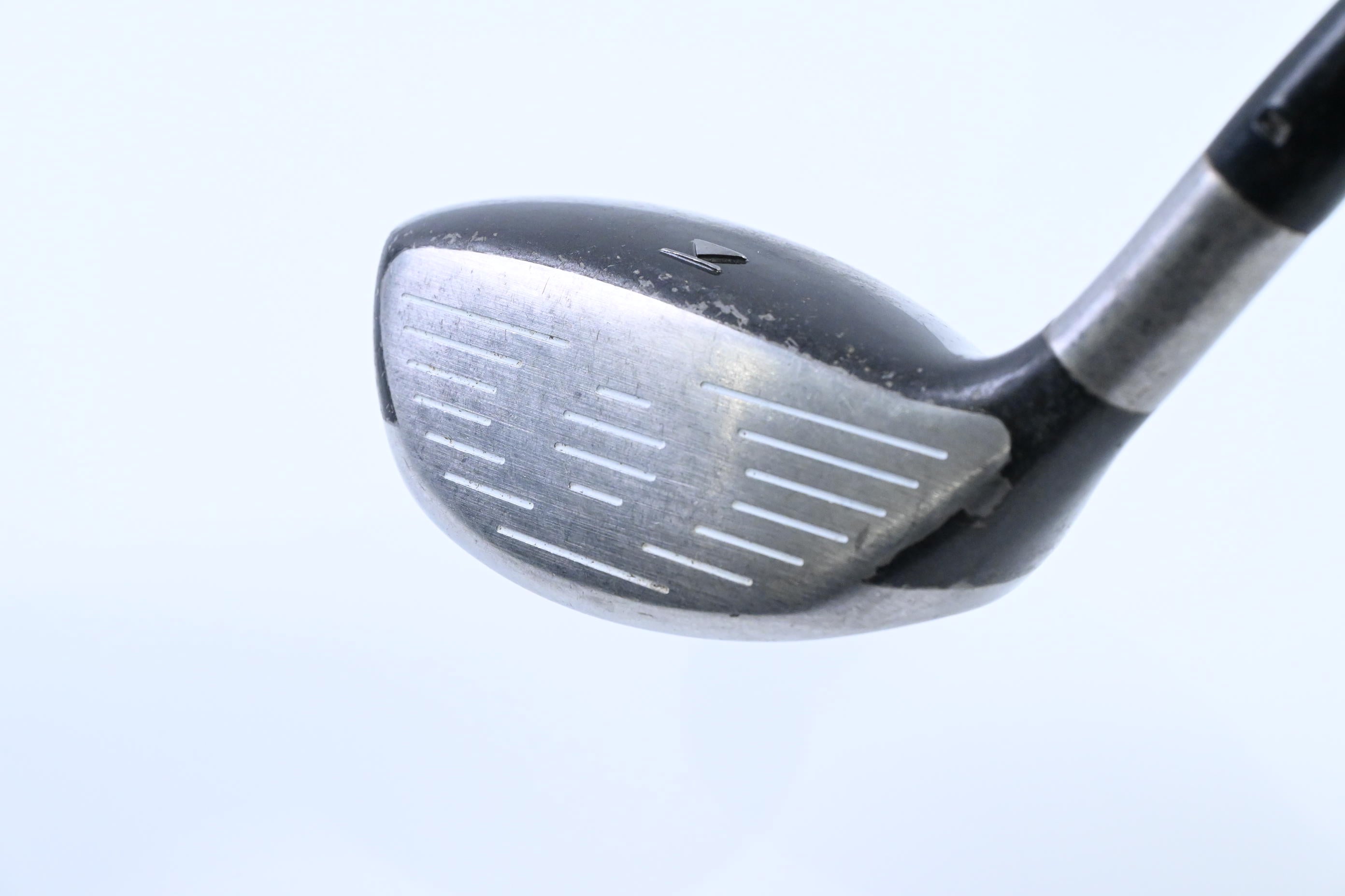 Titleist 904 F #4 Wood / 17 Degree / Stiff Flex Aldila NV 85 Shaft