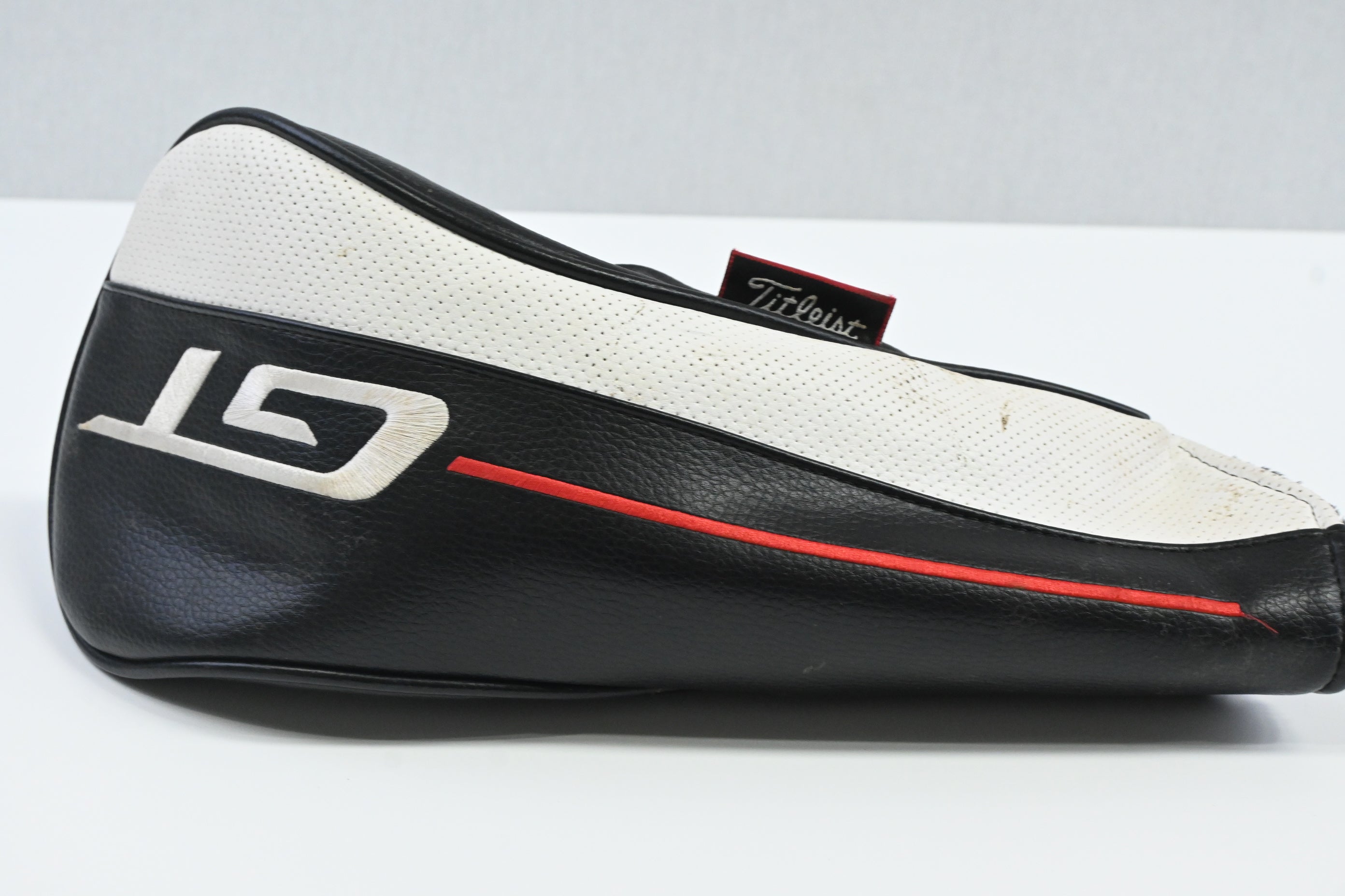 Left Hand Titleist GT2 Driver / 9 Degree / Stiff Flex Ventus Black Velocore 6 Shaft