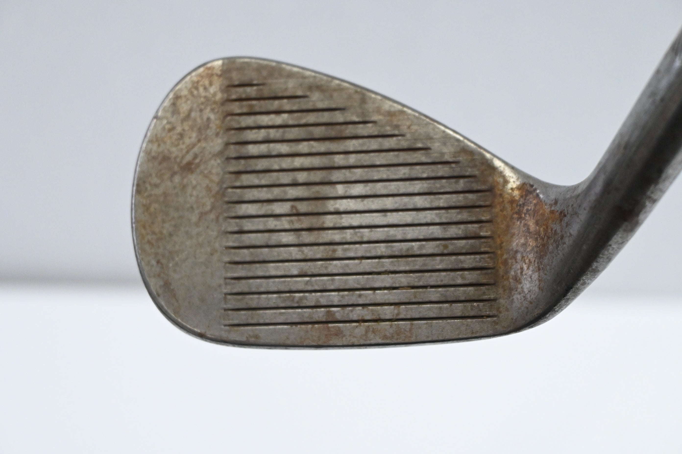 Titleist Vokey SM10 Gap Wedge / 52 Degree / Regular Flex AMT Tour White R300