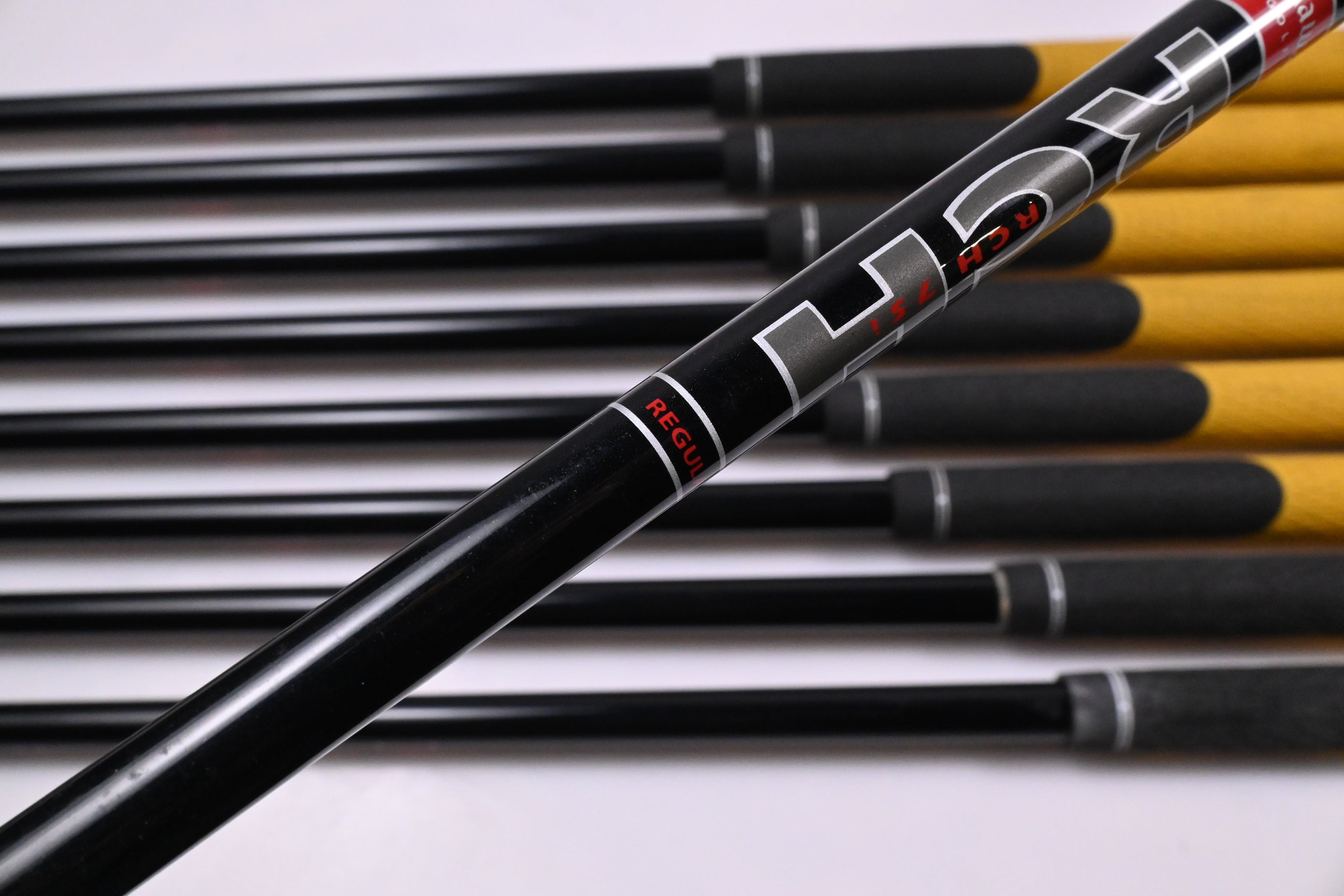 Callaway Big Bertha 2004 Irons / 4-10i+GW+SW / Regular Flex RCH 75i Shafts