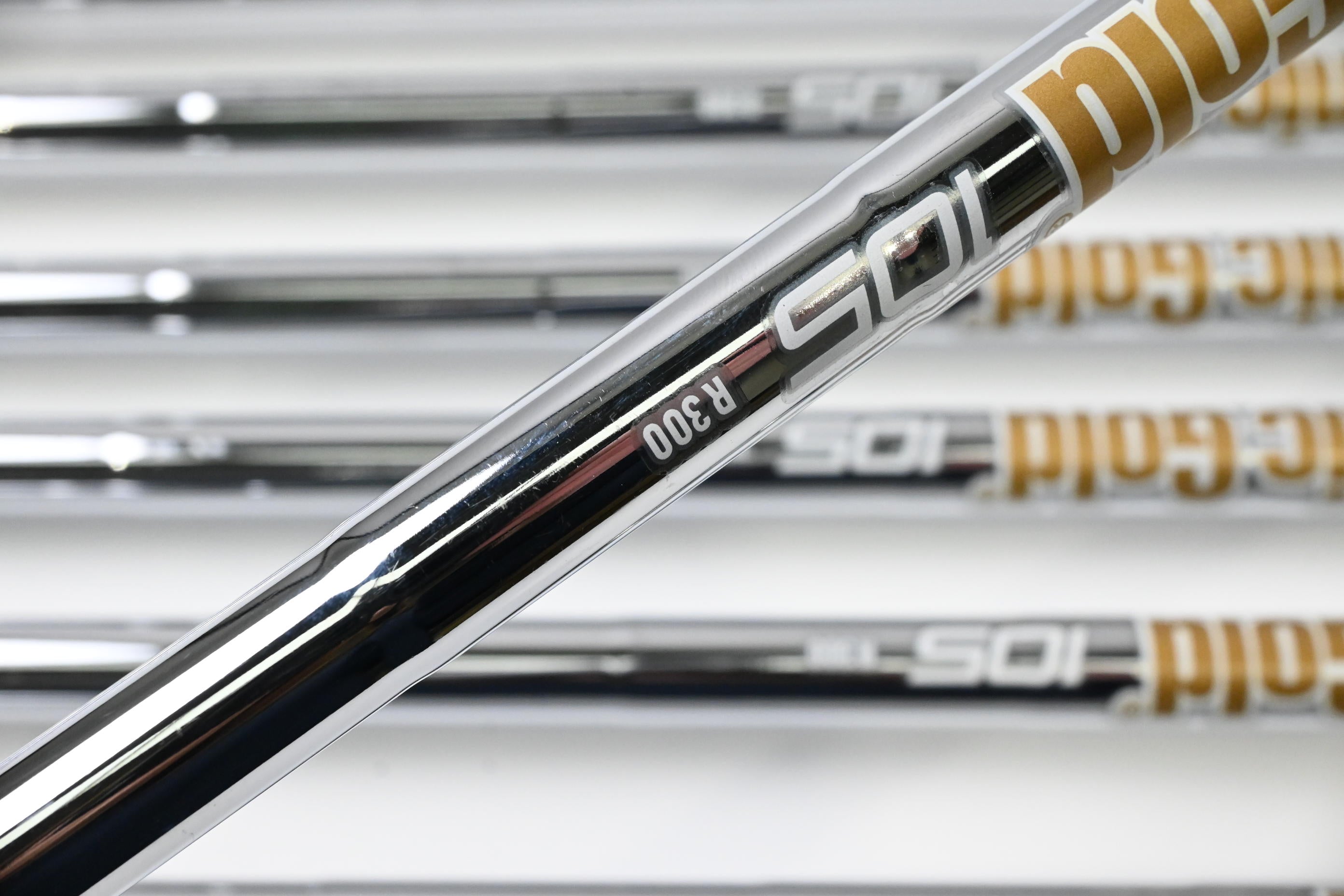 Ping G430 Irons / 6-PW+GW+SW / White Dot / Regular Flex Dynamic Gold 105 R300