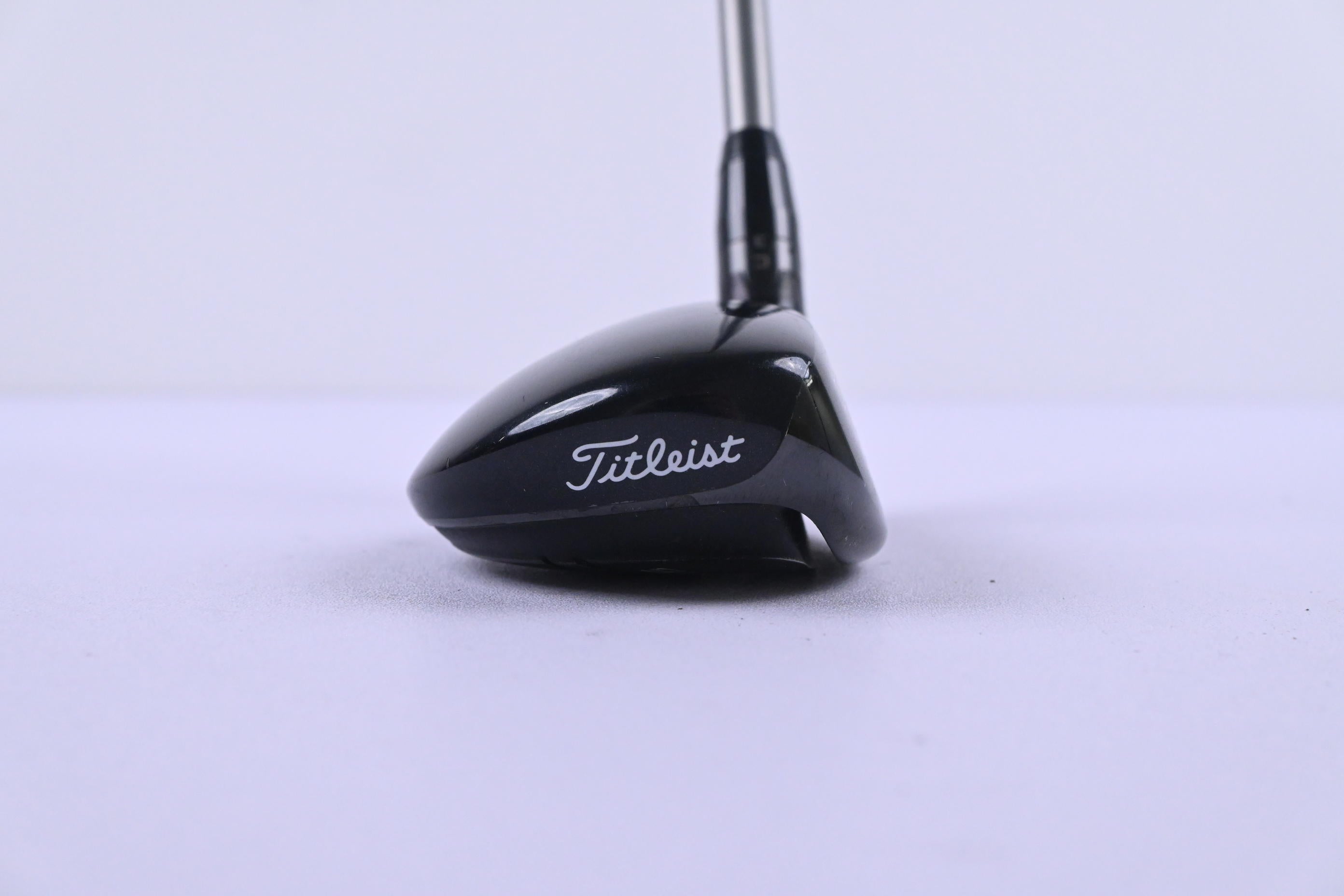 Titleist 915H #2 Hybrid / 18 Degree / Stiff Flex Diamana D+ White 90 HY Shaft