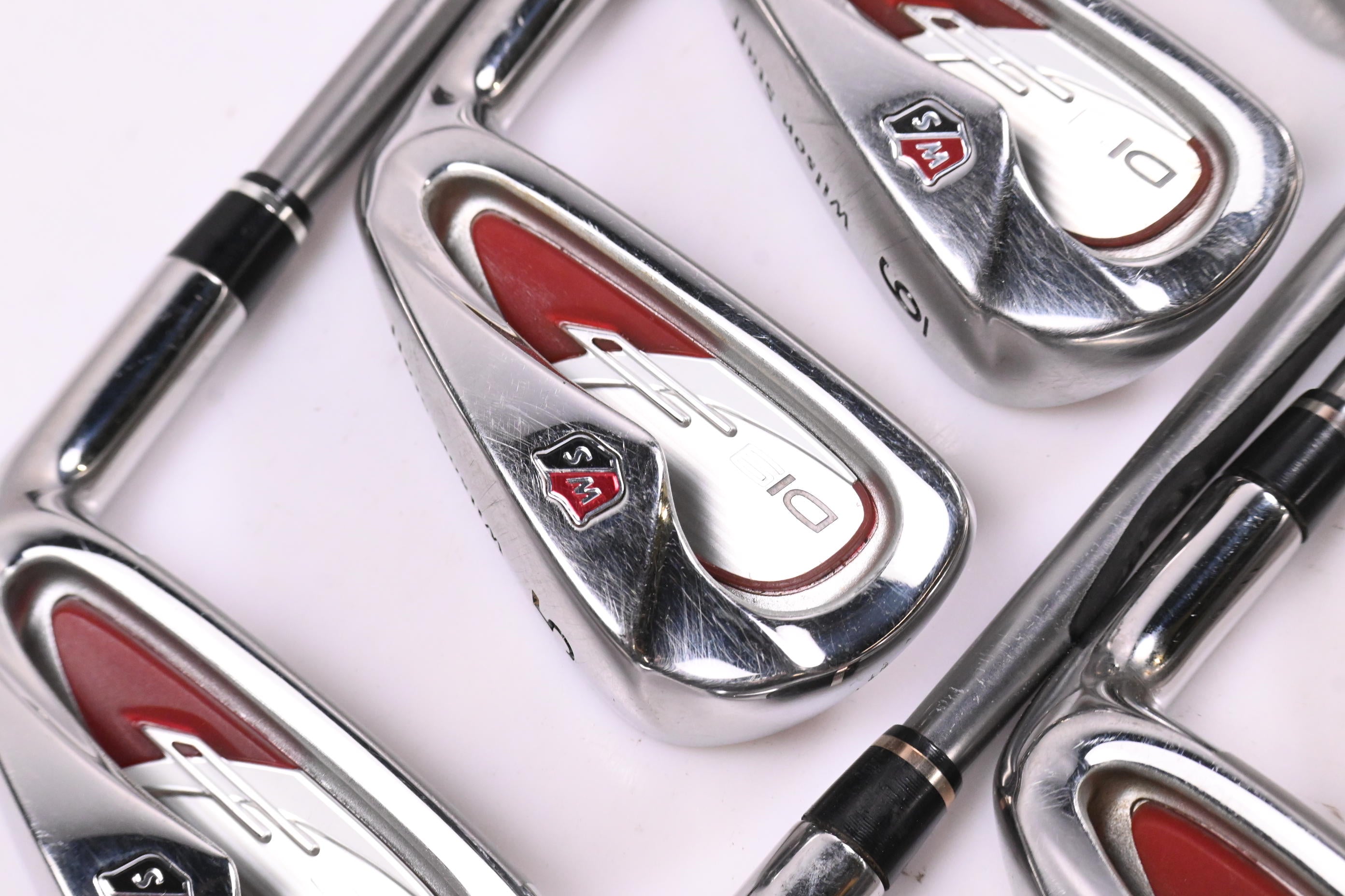 Wilson Di9 Irons / 4-PW+GW / Regular Flex UST ProForce V2 65 Shafts
