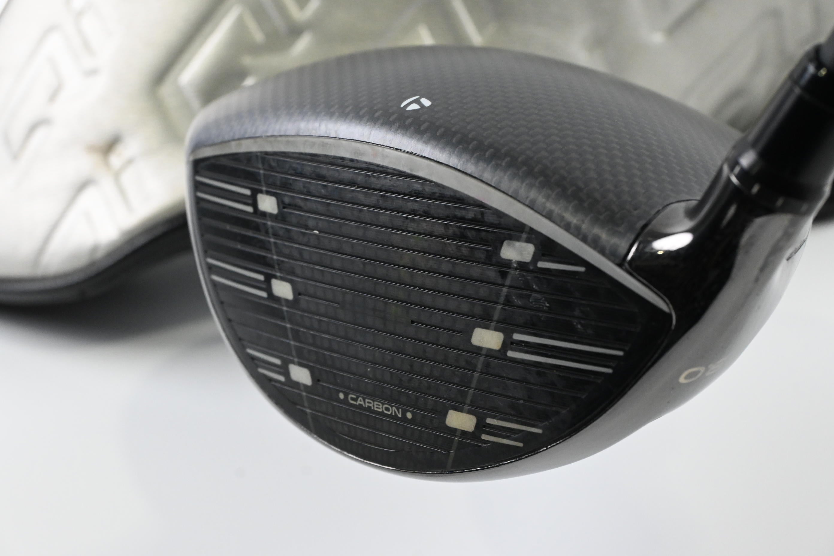 Taylormade Qi35 LS Driver / 9 Degree / Stiff Flex Kai'li Dark Waves White 60