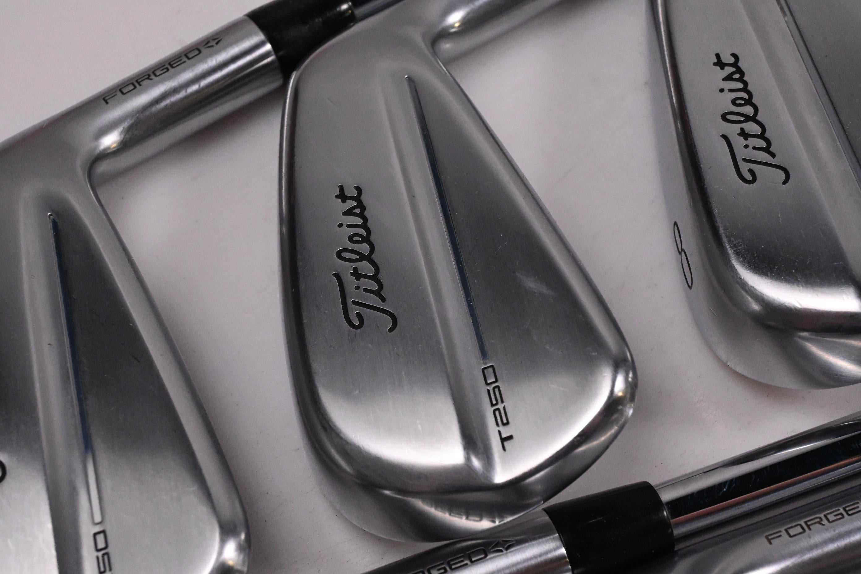Titleist T250 2025 Irons / 6-PW+GW / Regular Flex AMT Red Shafts