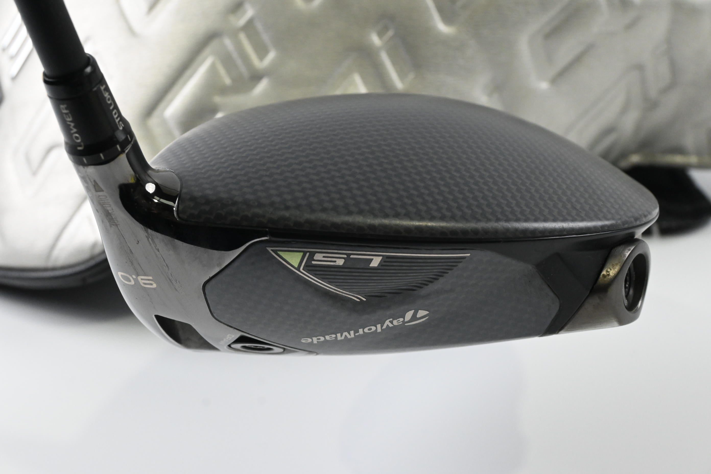 Taylormade Qi35 LS Driver / 9 Degree / Stiff Flex Kai'li Dark Waves White 60