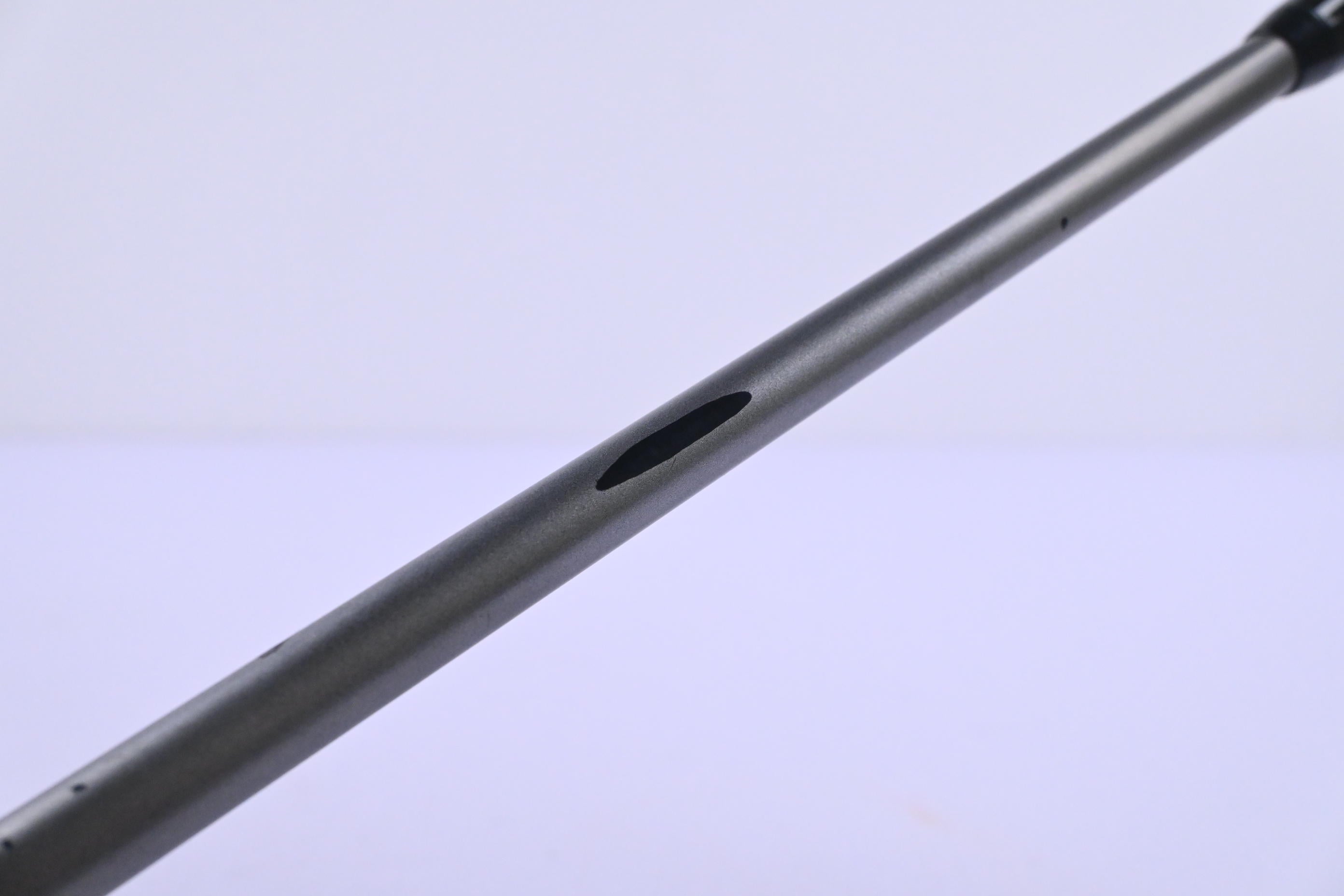 Titleist 915H #2 Hybrid / 18 Degree / Stiff Flex Diamana D+ White 90 HY Shaft