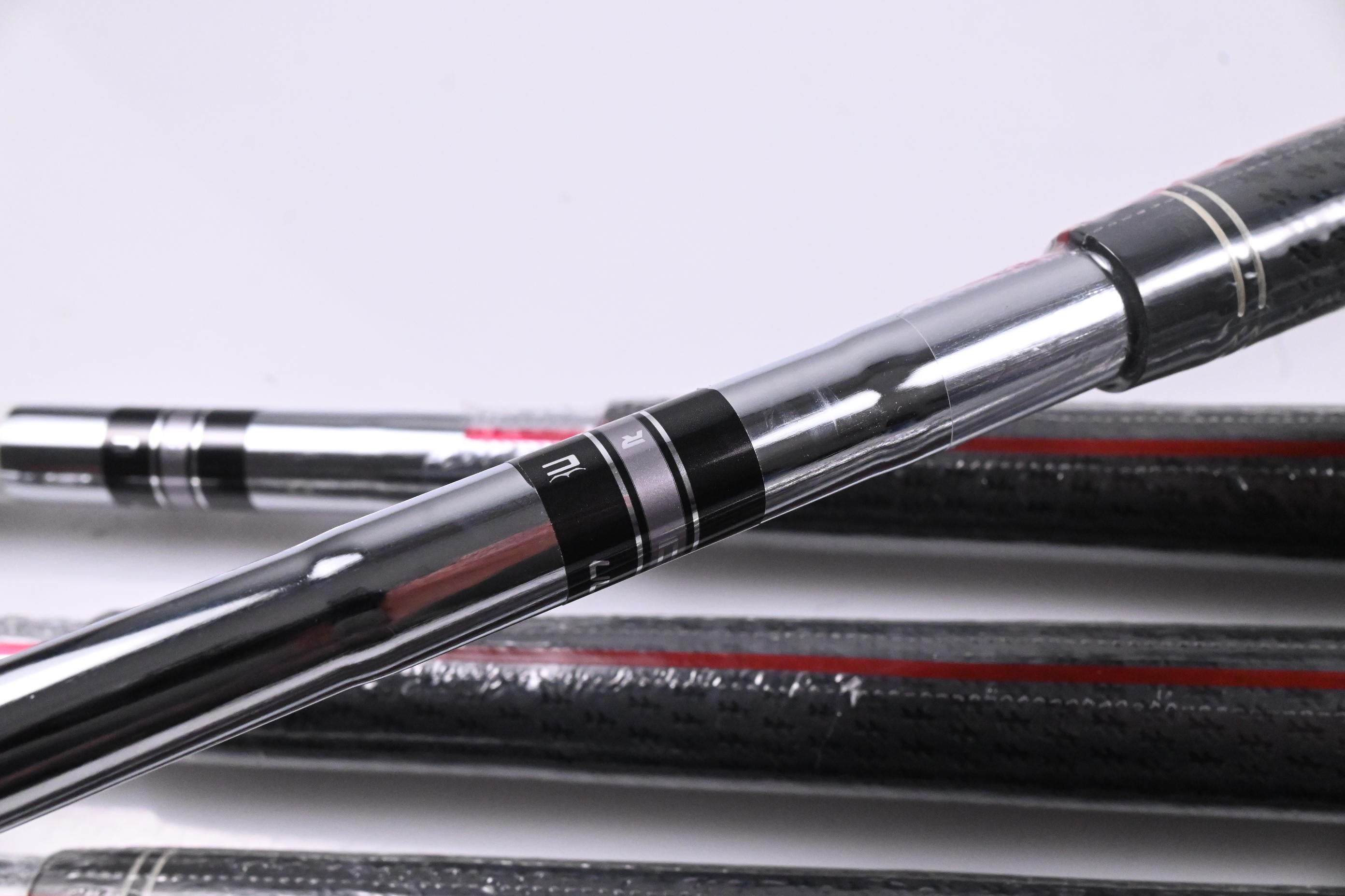 Cobra T-Rail 2023 Irons / 6-PW+SW / Regular Flex Cobra Ultralite Shafts