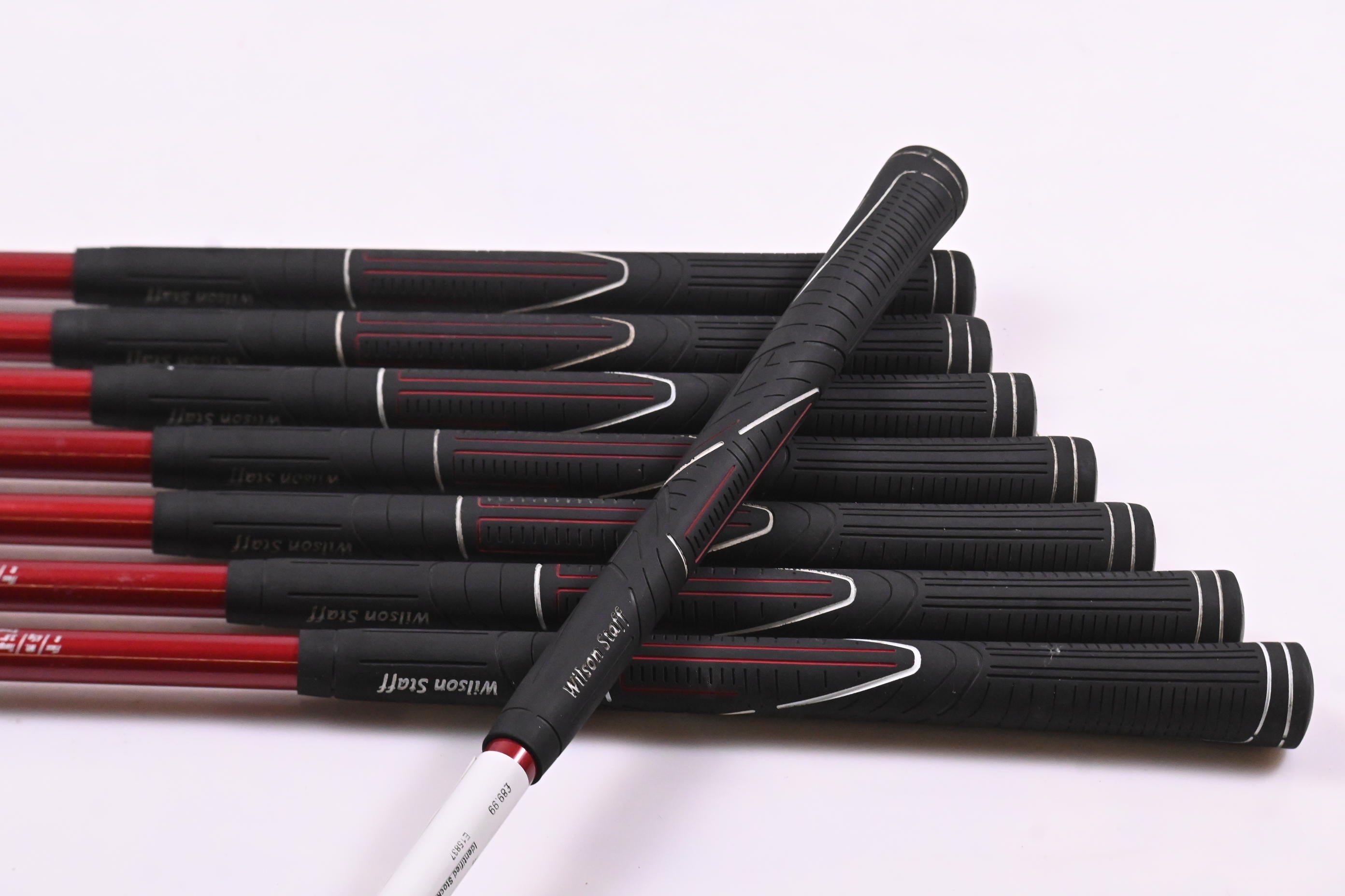 Wilson Di9 Irons / 4-PW+GW / Regular Flex UST ProForce V2 65 Shafts