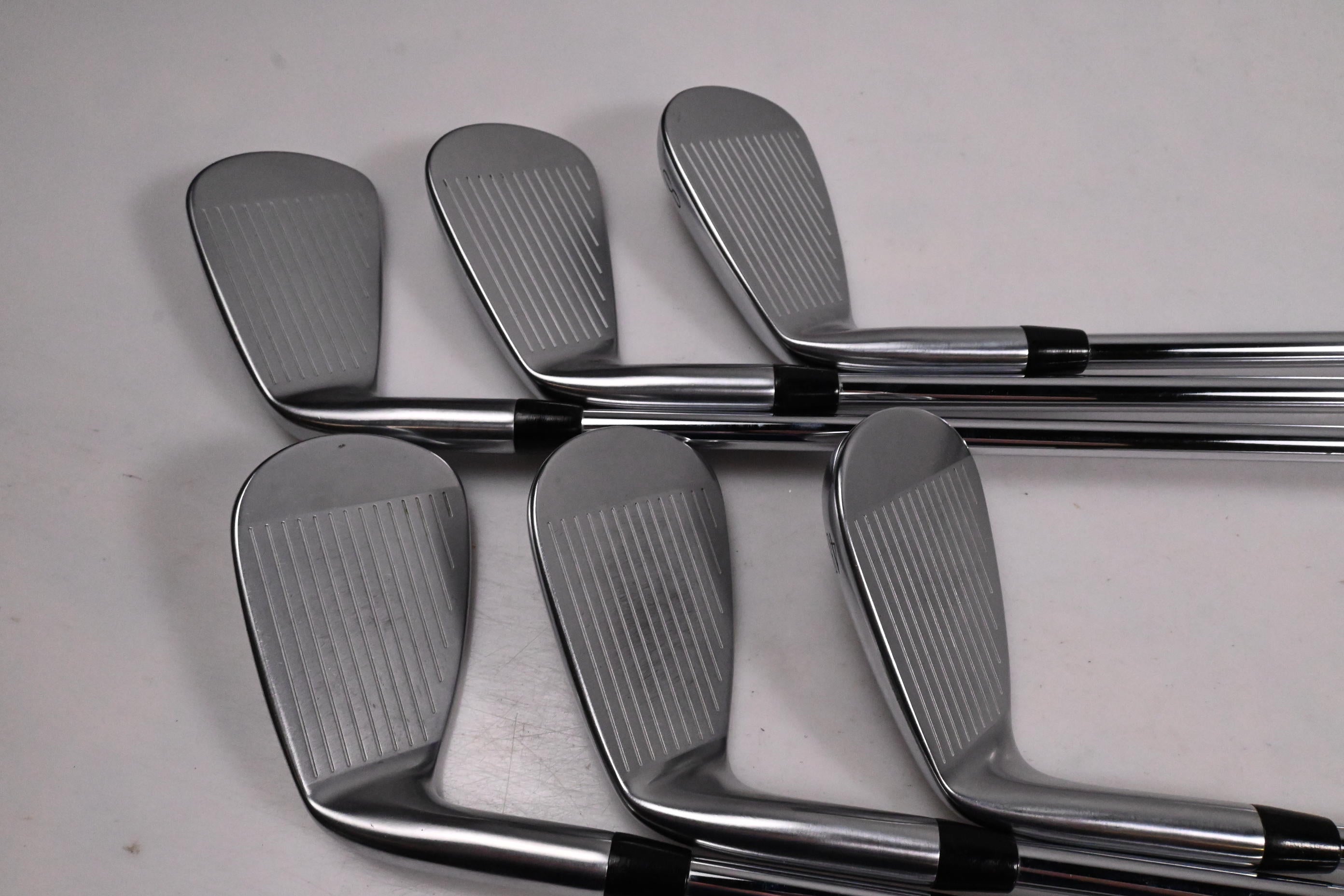 Titleist T250 2025 Irons / 6-PW+GW / Regular Flex AMT Red Shafts