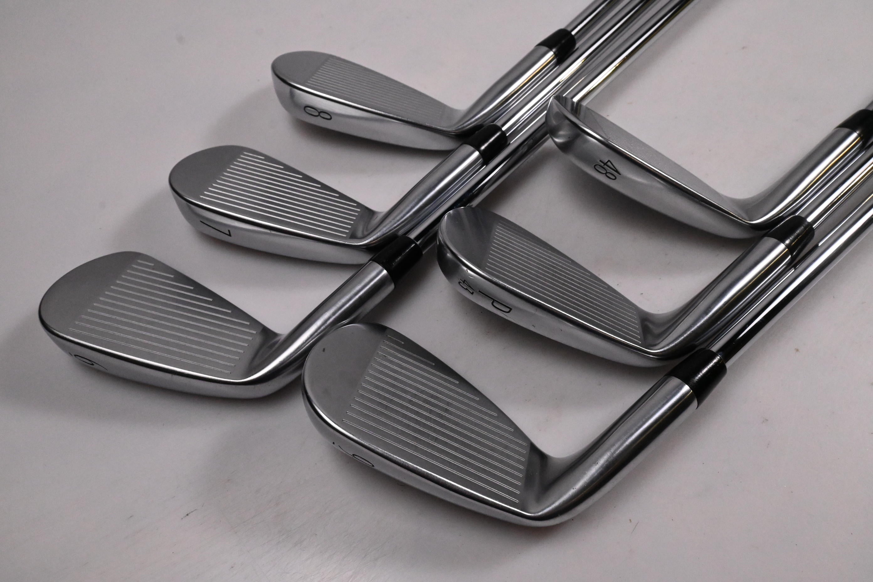 Titleist T250 2025 Irons / 6-PW+GW / Regular Flex AMT Red Shafts