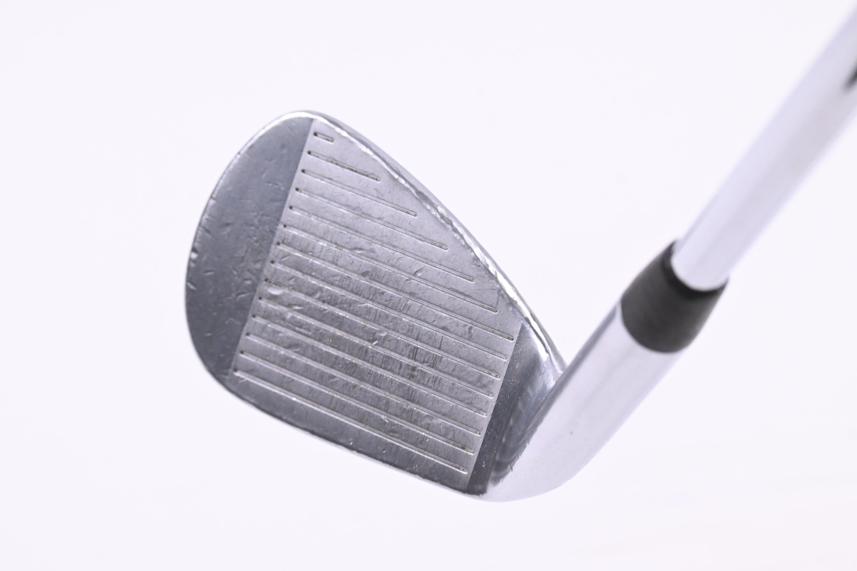 Titleist T100 2019 Pitching Wedge / 46 Degree / Stiff Flex Dynamic Gold S300 Shaft