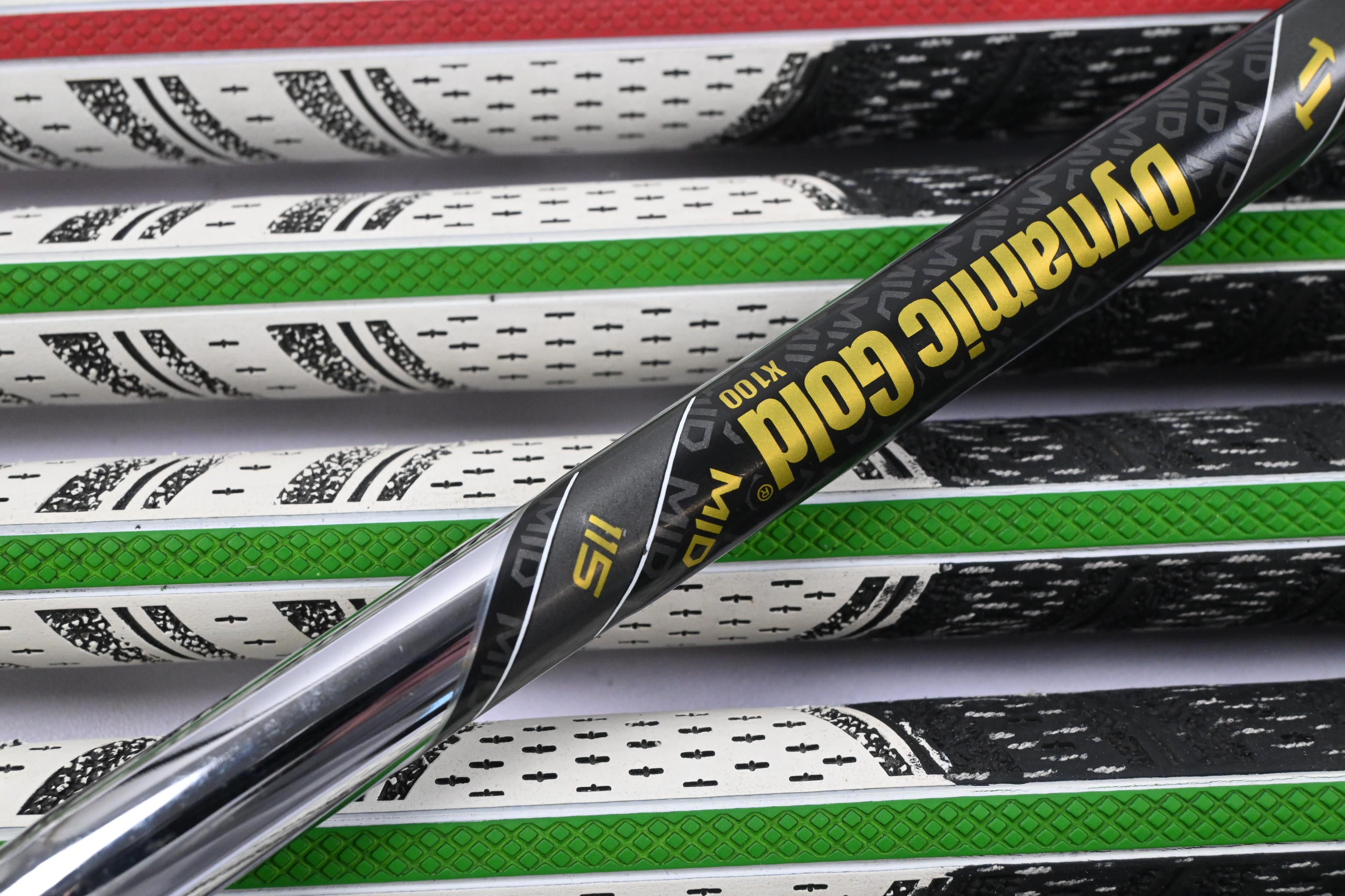 Callaway Paradym Ai Smoke Irons / 5-PW+GW / X-Flex Dynamic Gold Mid 115 Shafts