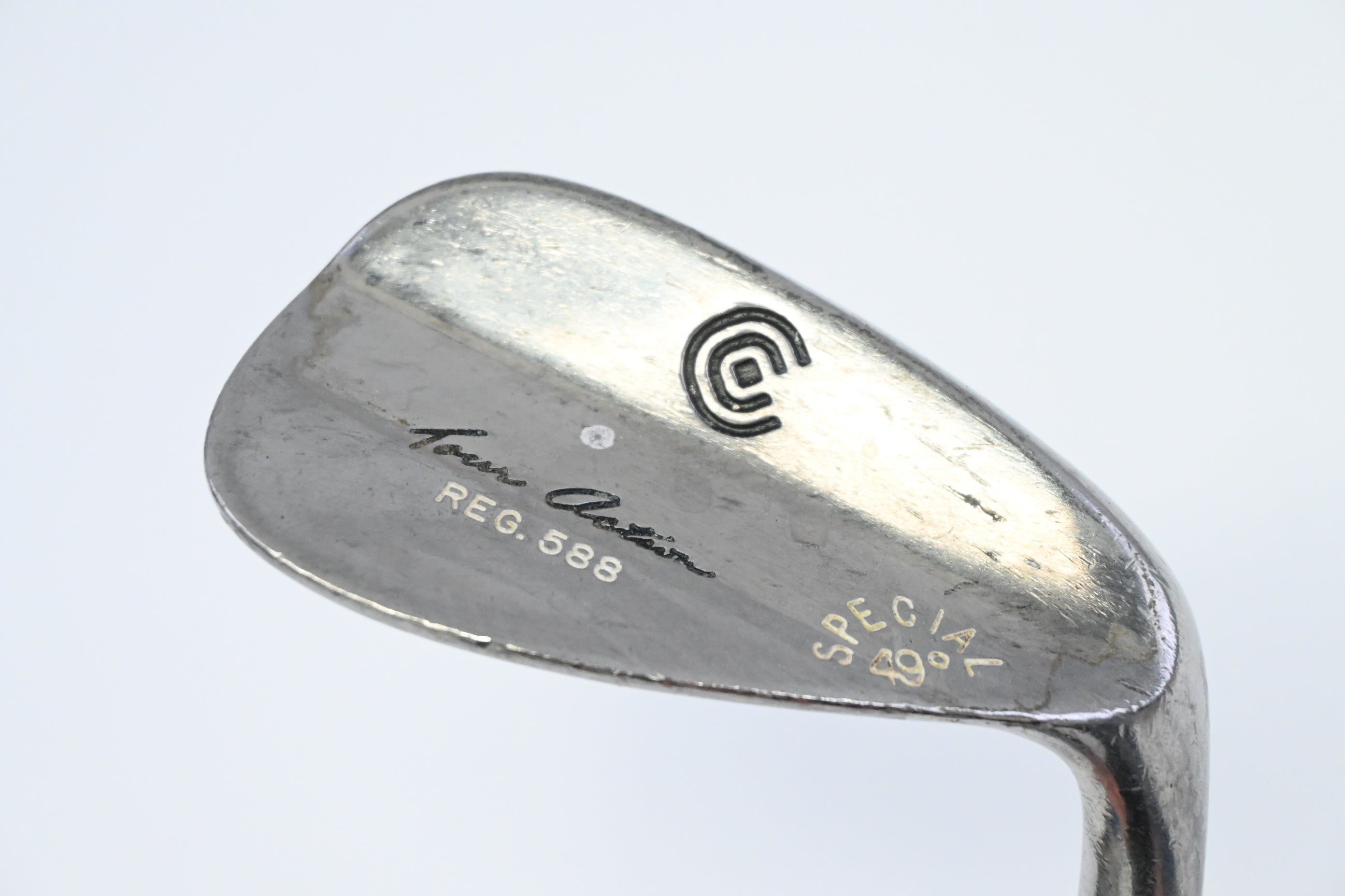 Cleveland 588 Tour Action Pitching Wedge / 49 Degree / Wedge Flex Dynamic Gold
