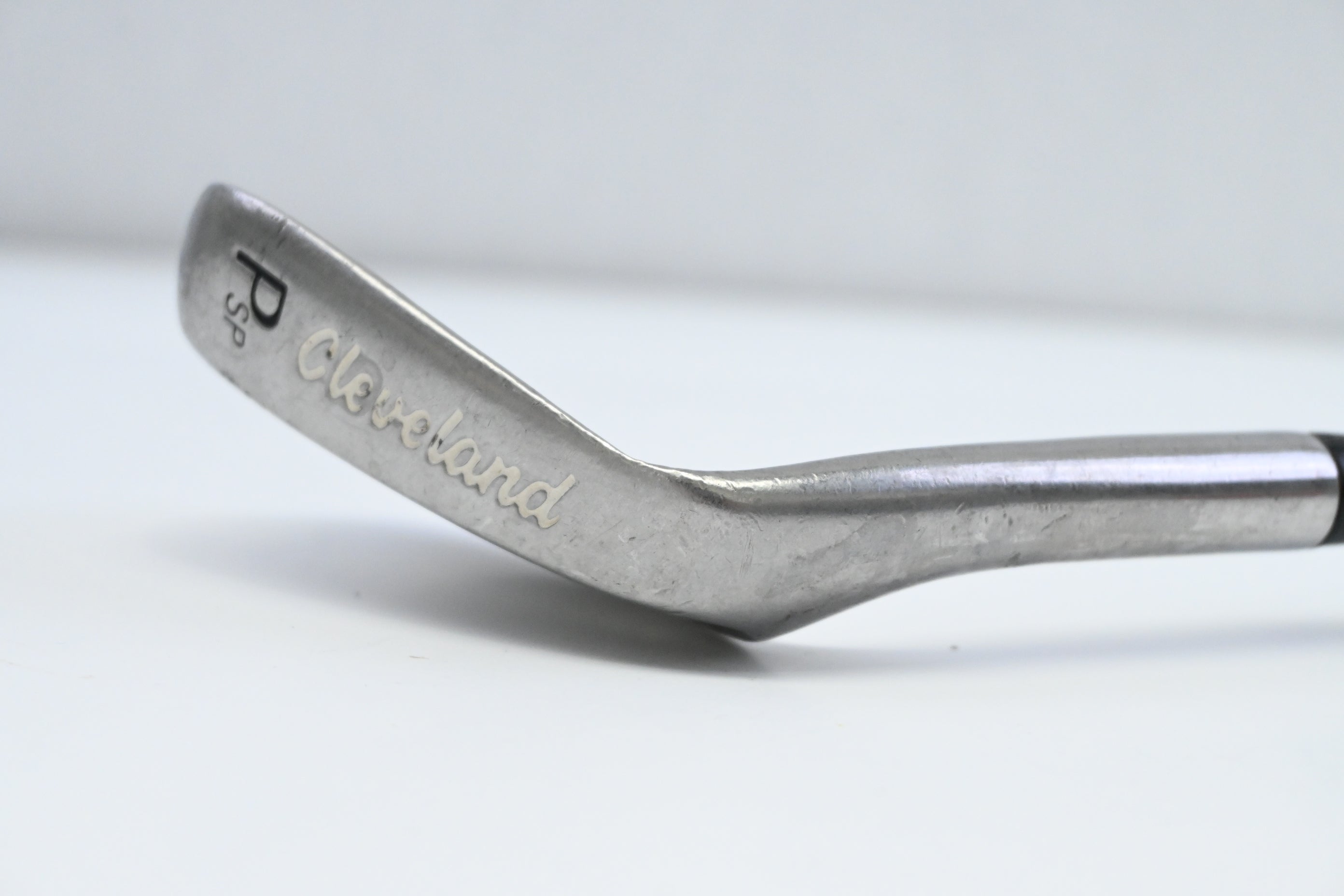 Cleveland 588 Tour Action Pitching Wedge / 49 Degree / Wedge Flex Dynamic Gold