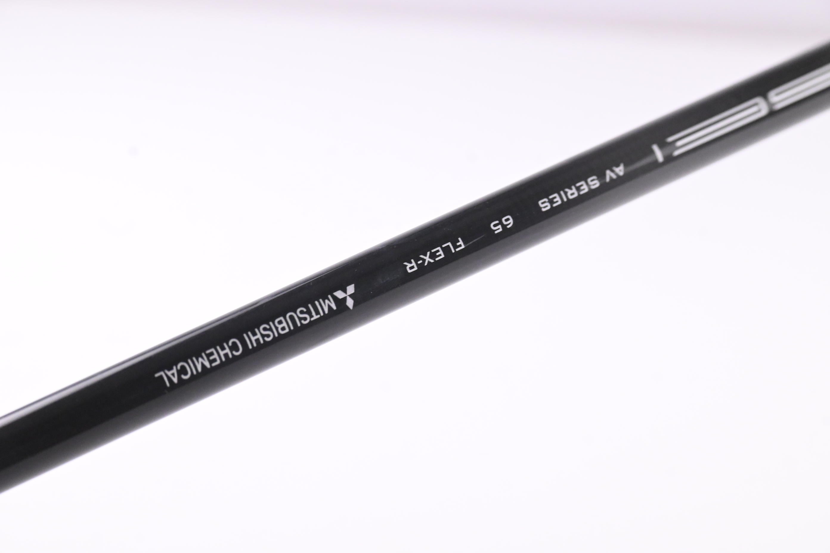 Titleist GT2 Driver / 9 Degree / Regular Flex Tensei AV RAW Blue 65 Shaft