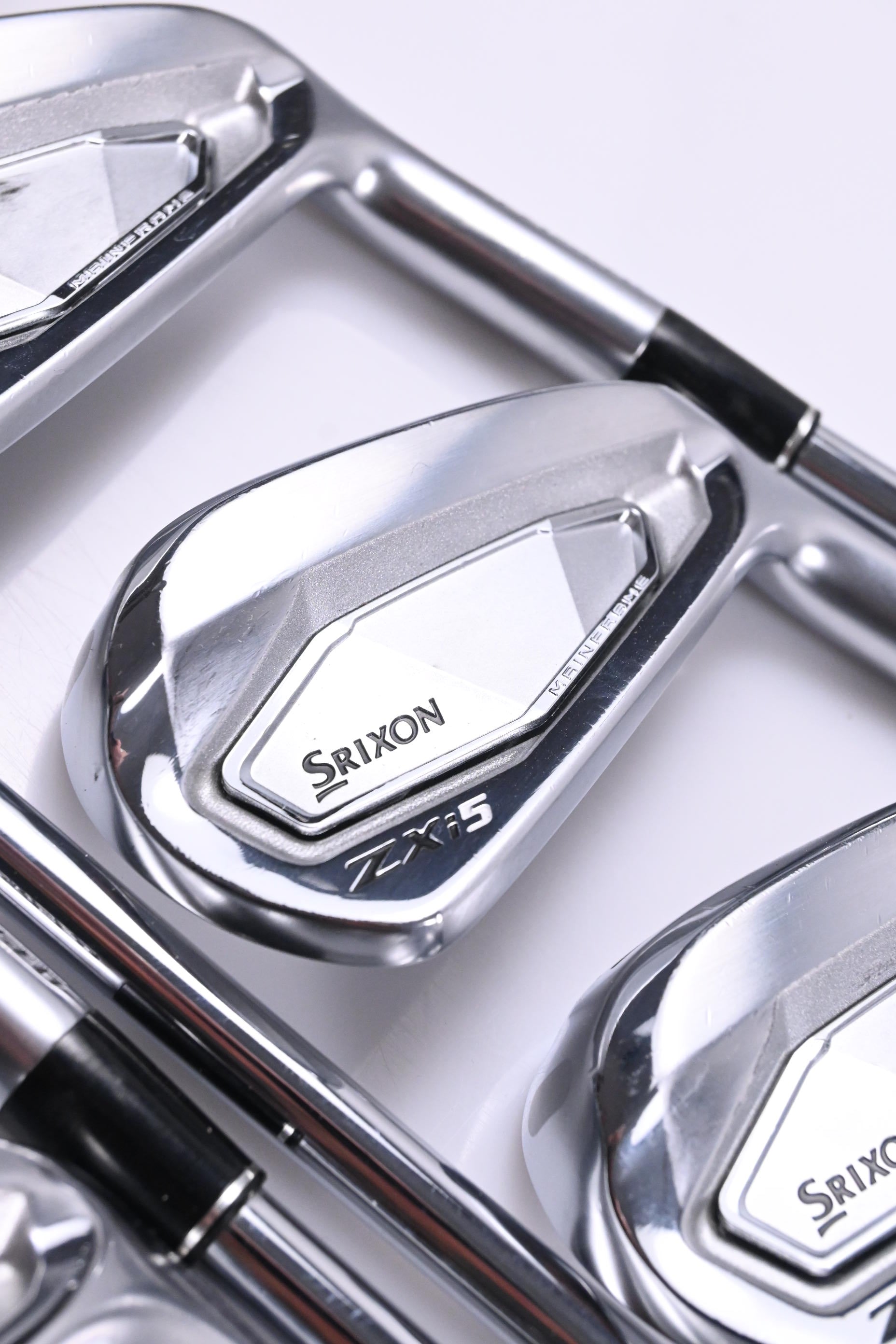 Srixon ZXi5 2025 Irons / 4-PW+GW / Regular Flex Dynamic Gold R300 Mid