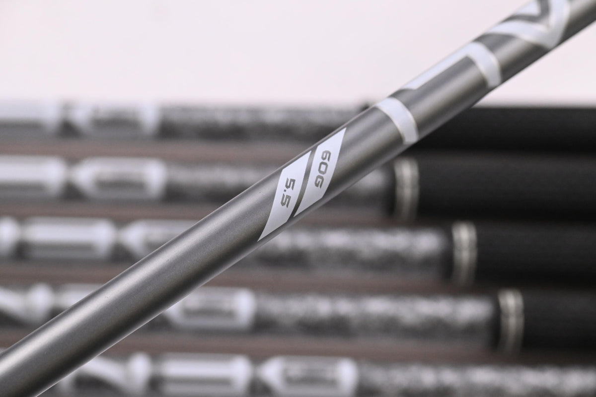 Callaway Quantum Max OS Irons / 5-PW / Regular Flex Denali Frost Silver 60