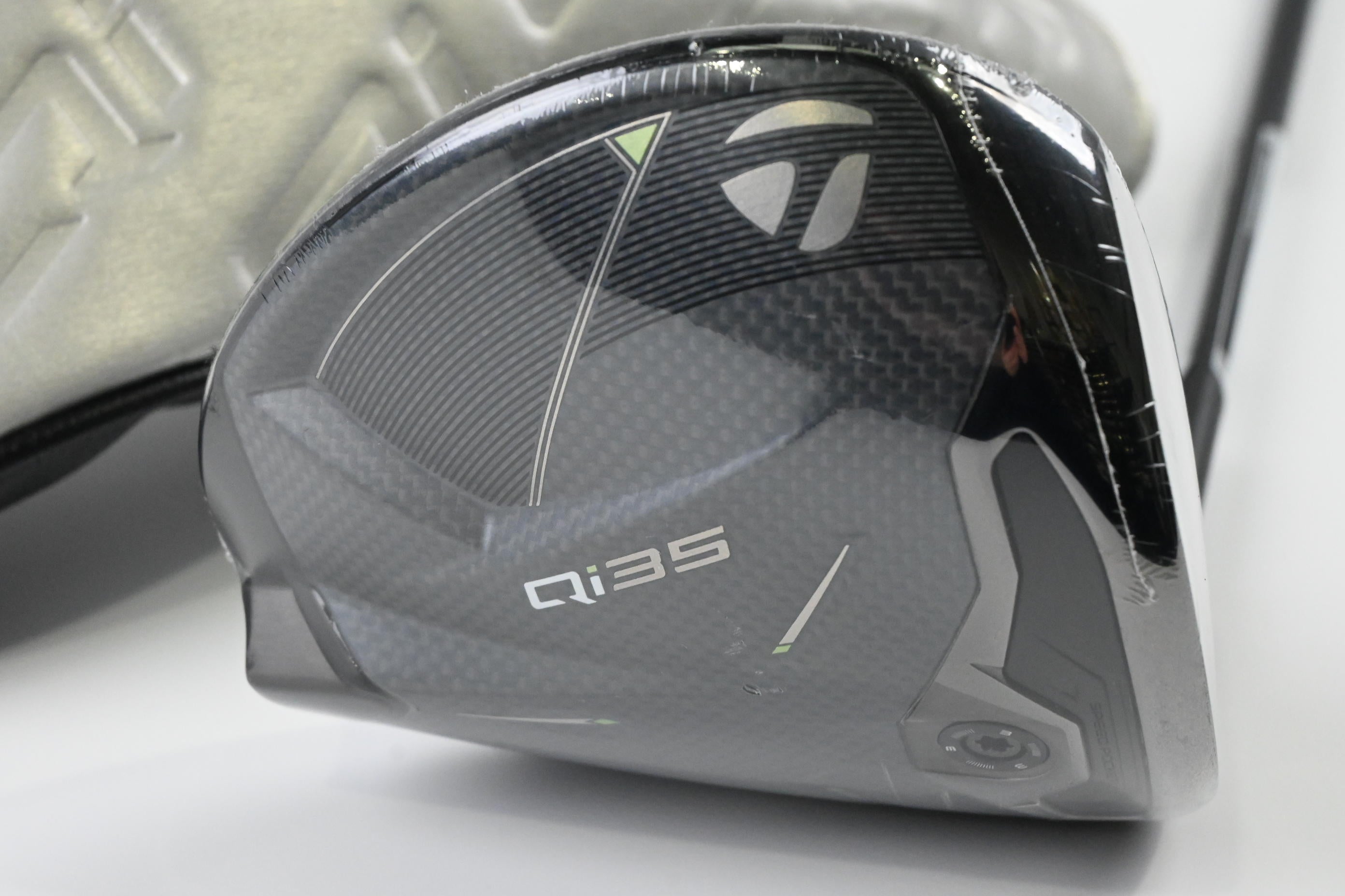 Taylormade Qi35 Driver / 9 Degree / Stiff Flex Fujikura Ventus Blue 5