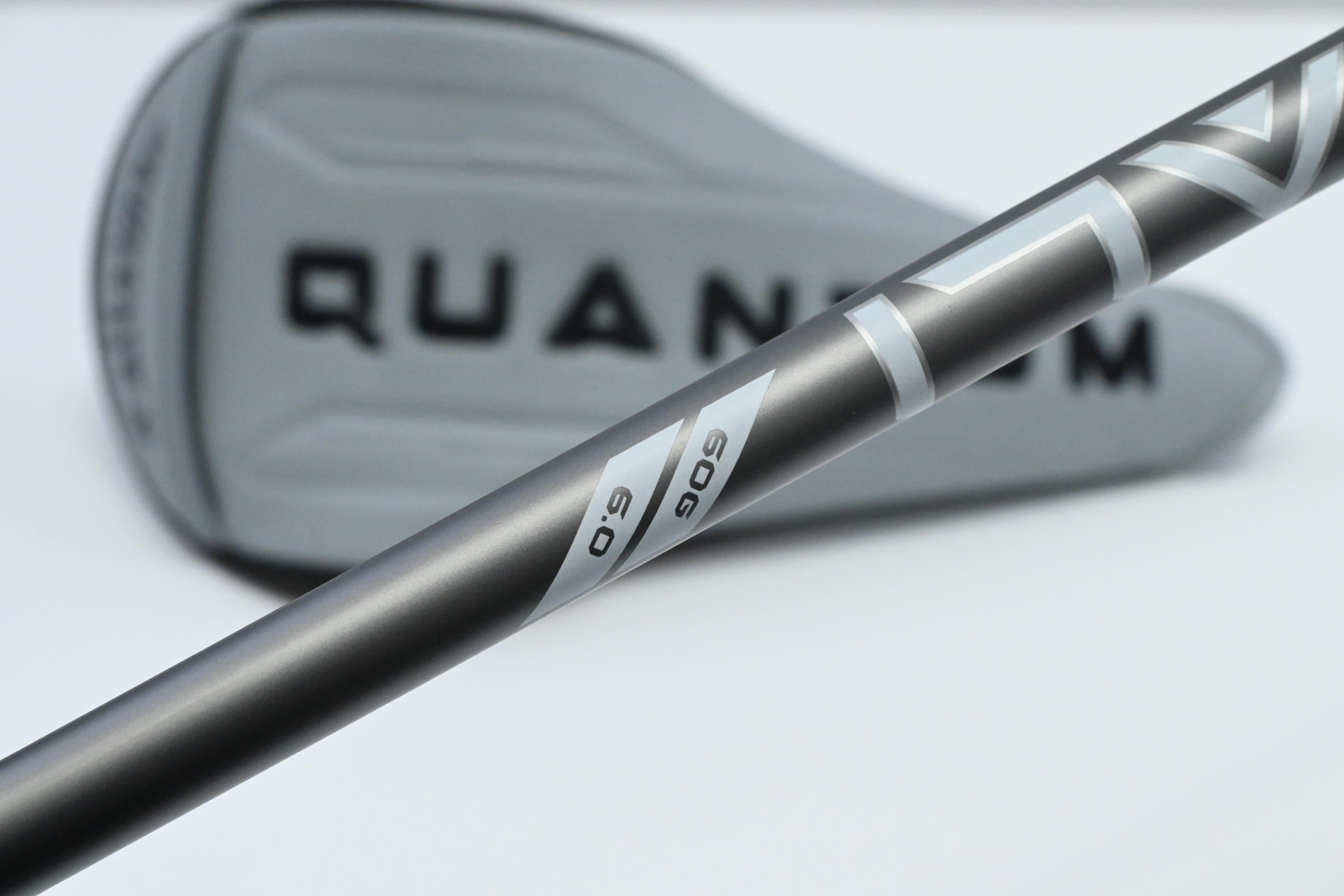 Callaway Quantum Max D Drivers / 10.5 Degree / Stiff Flex Denali Frost White 60