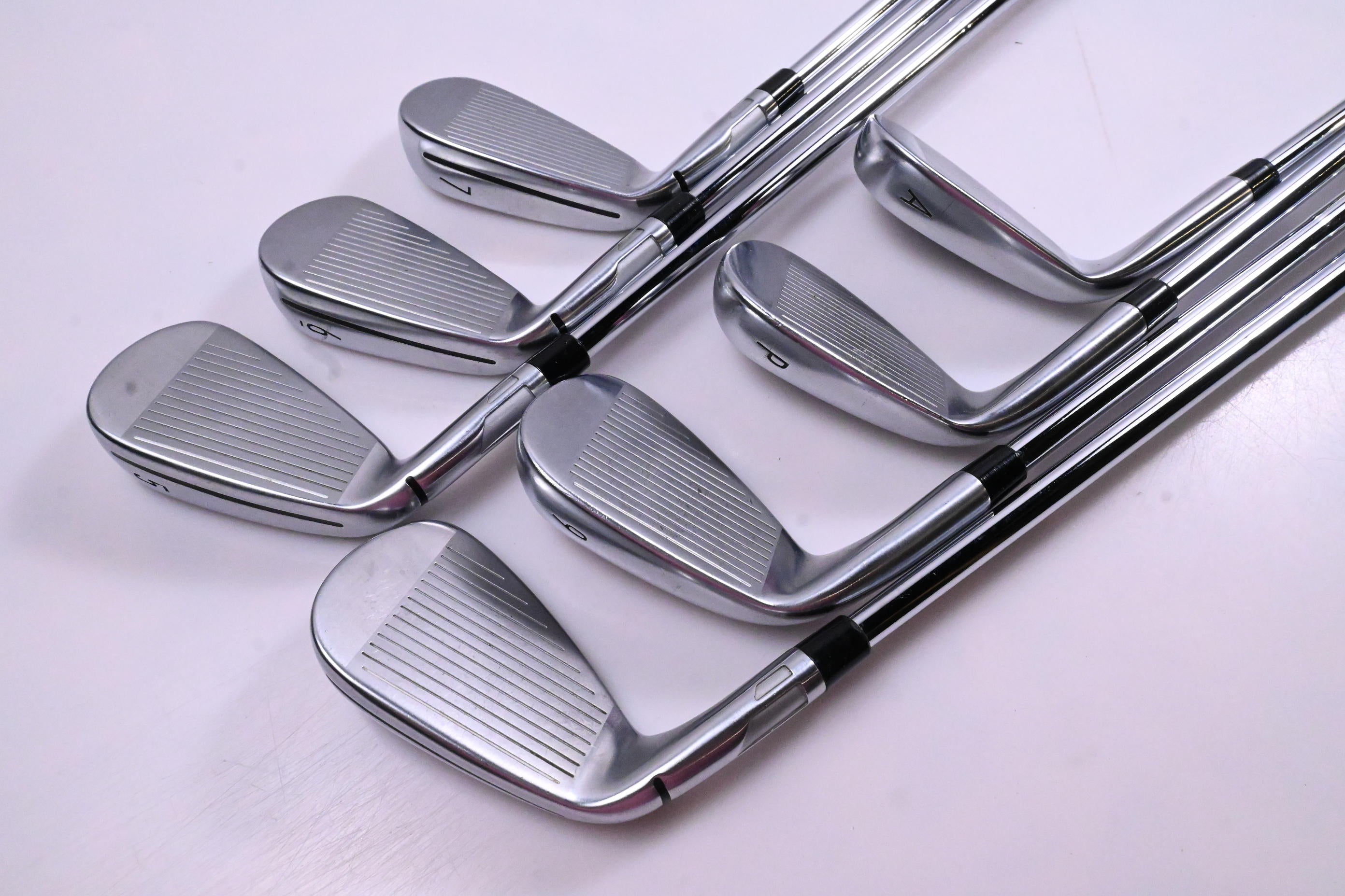 Taylormade Qi Irons / 5-PW+SW / Regular Flex KBS Tour Lite Shafts