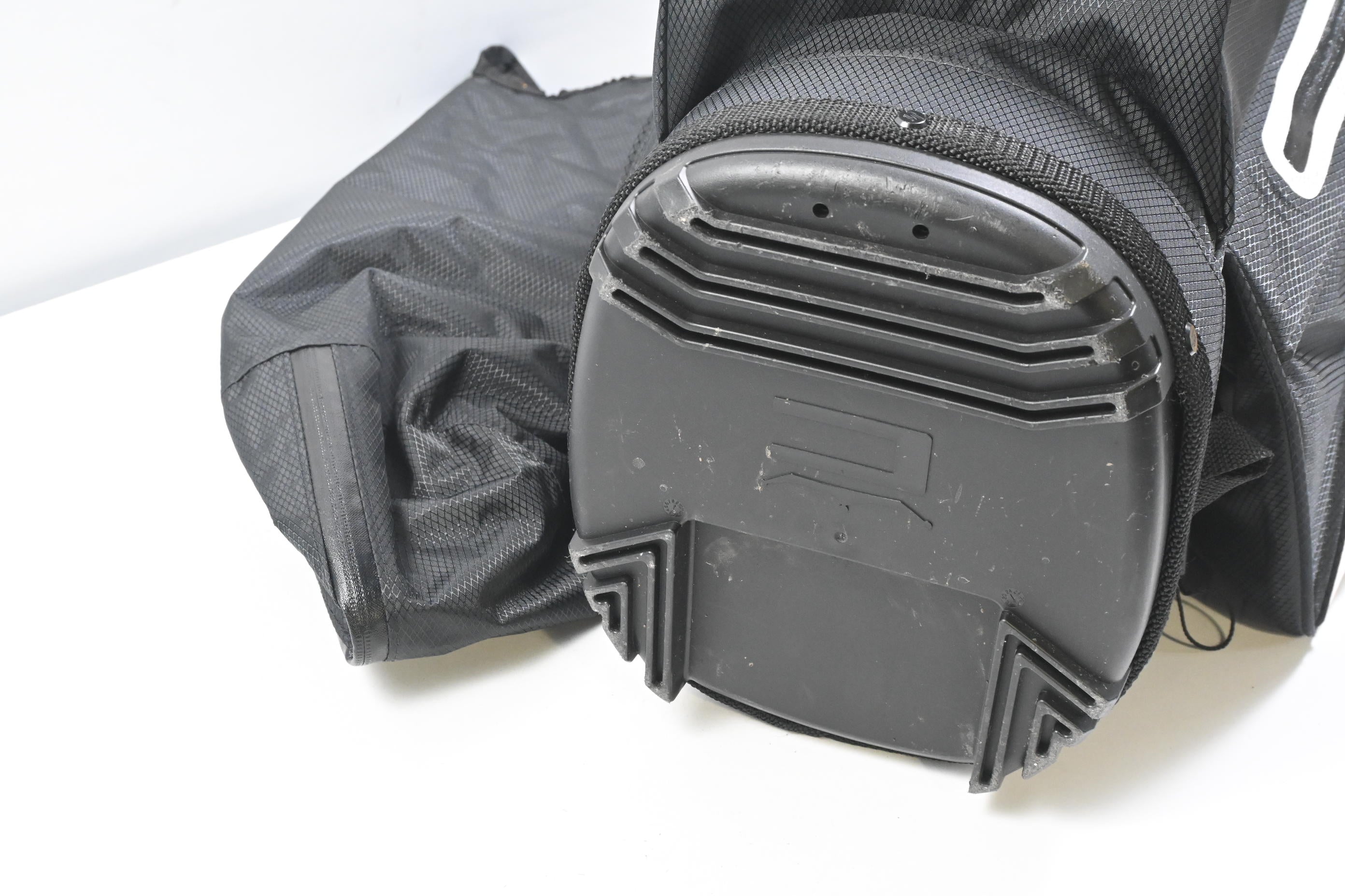 Cobra Ultra Dry Cart Bag / 14-Way Divider / Black, White