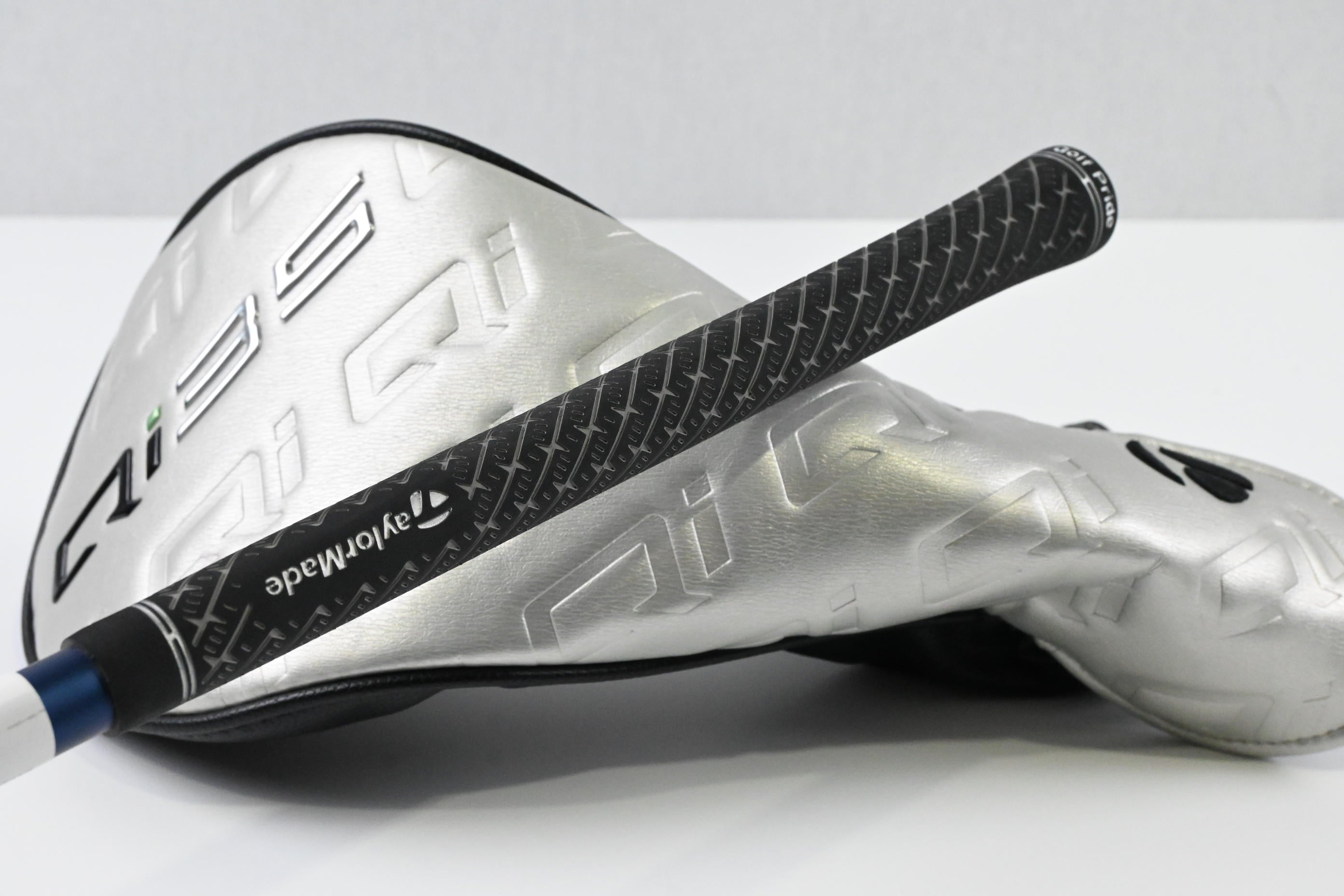 Taylormade Qi35 Driver / 9 Degree / Stiff Flex Fujikura Ventus Blue 5
