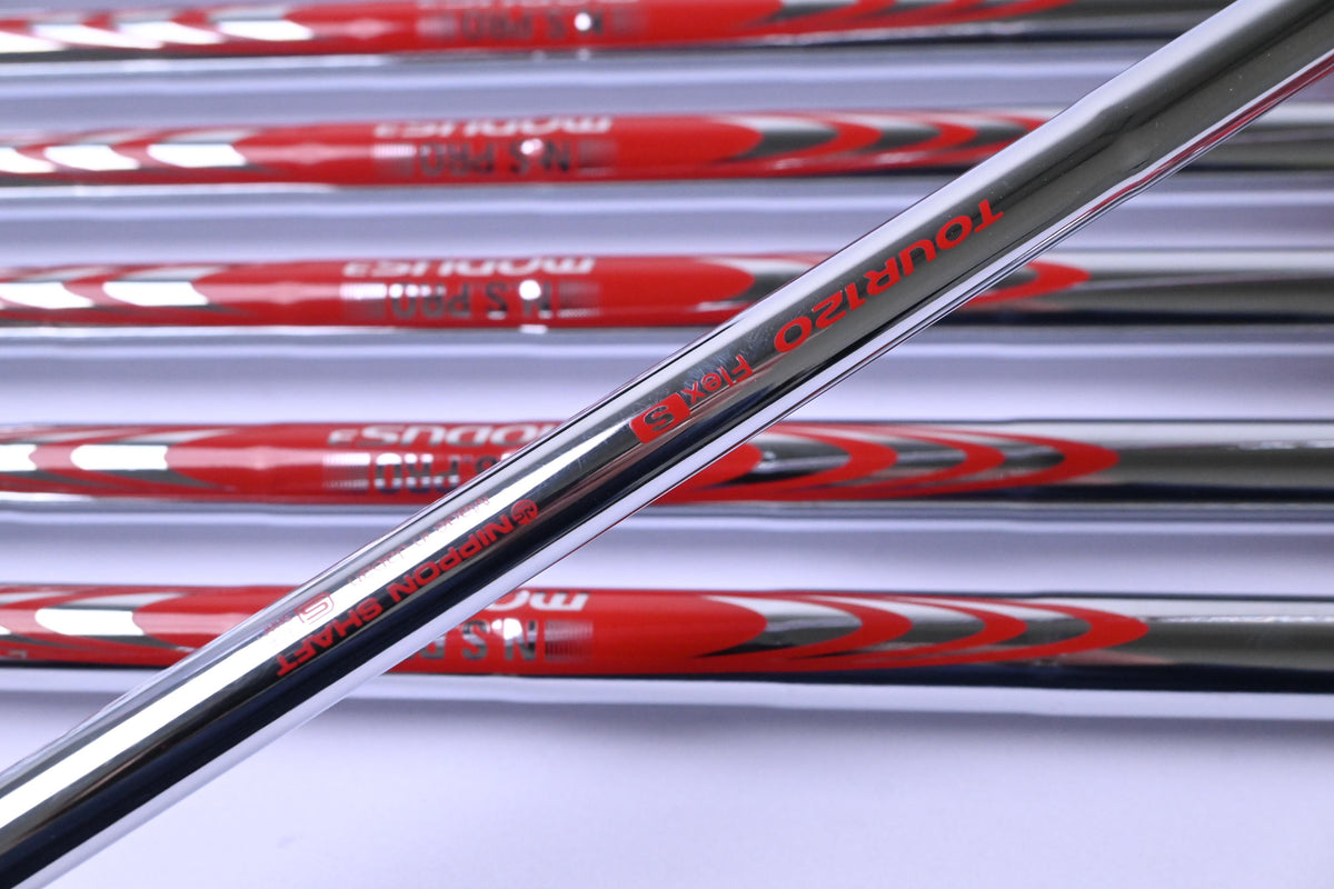 Taylormade P790 2019 Irons / 4-PW / Stiff Flex N.S.PRO Modus 3 120 Shafts