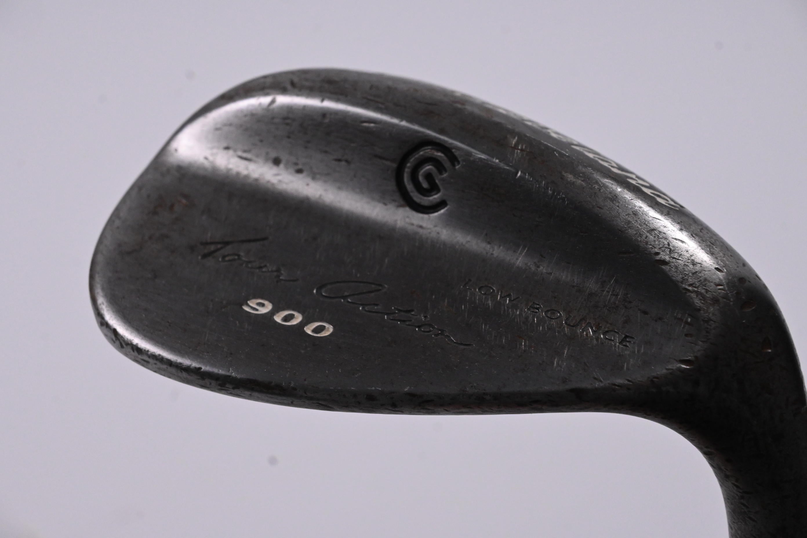 Cleveland Tour Action 900 Sand Wedge / 54 Degree / Stiff Flex Dynamic Gold S400