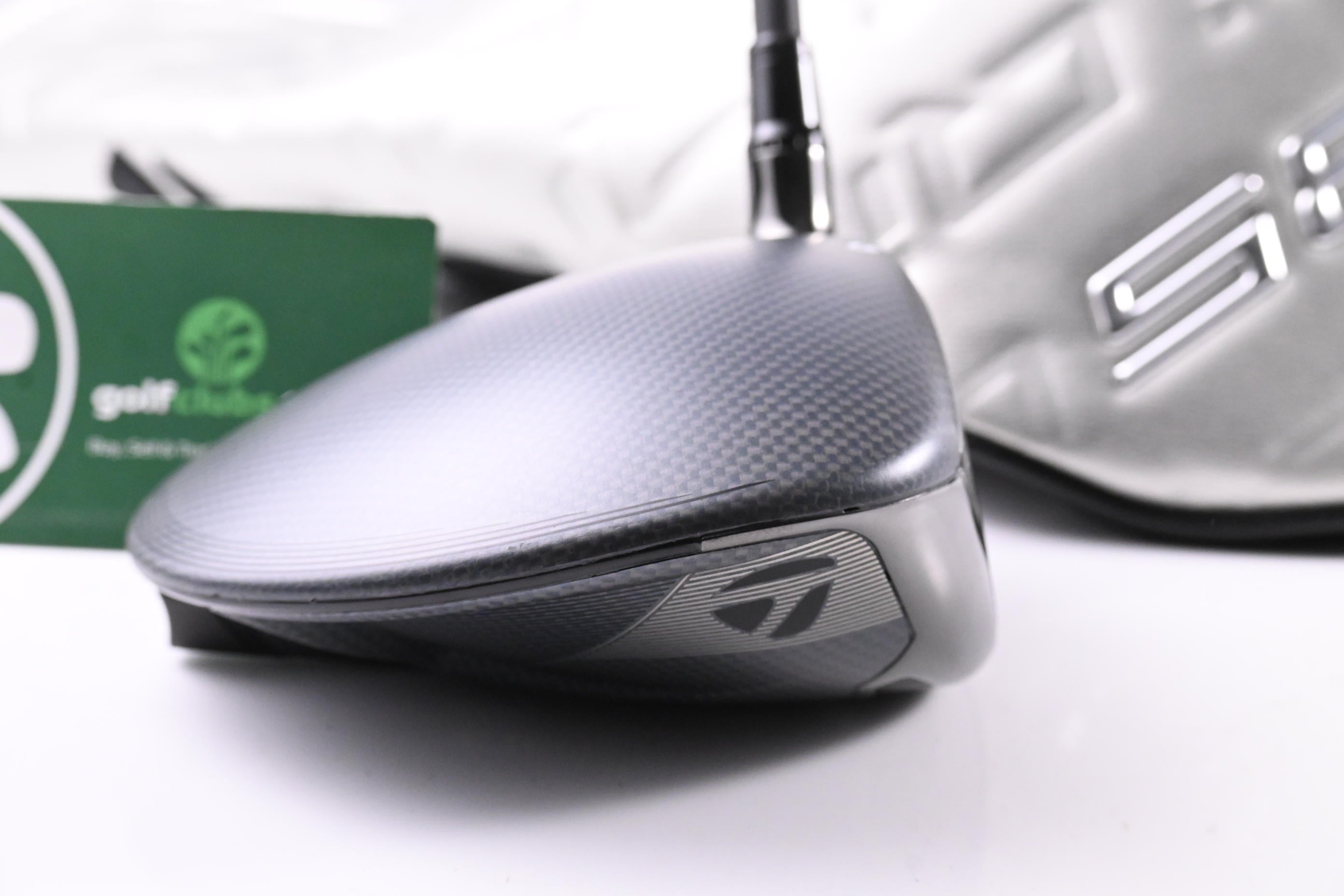 Taylormade Qi35 Max Driver / 10.5 Degree / Regular Flex Vanquish 5 Shaft