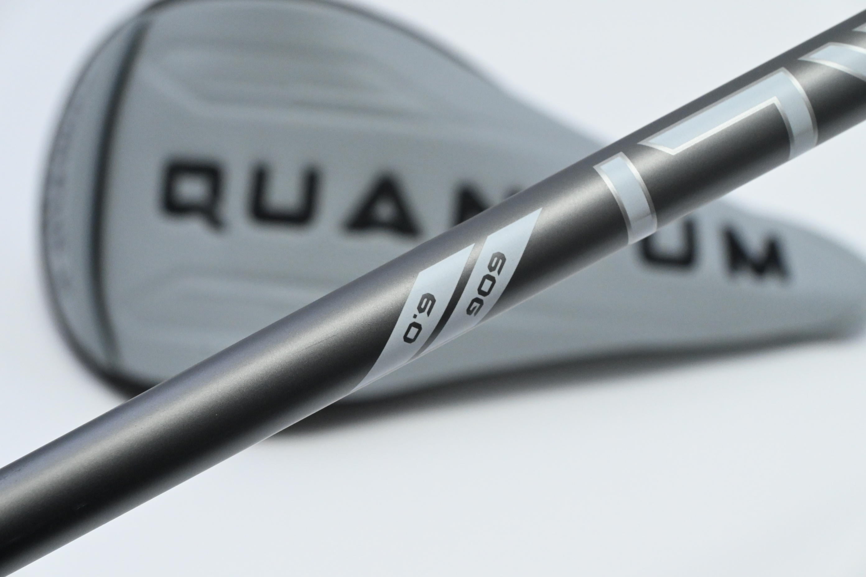 Callaway Quantum Max D Driver / 9 Degree / Stiff Flex Denali Frost White 60