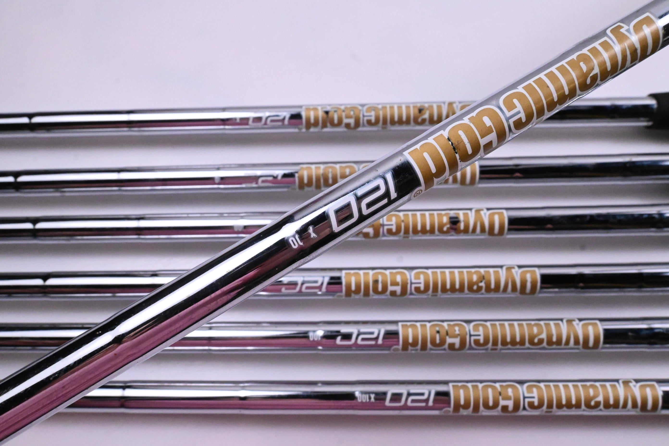 Ping G425 Irons / 4-PW / White Dot / X-Flex Dynamic Gold 120 X100 Shafts