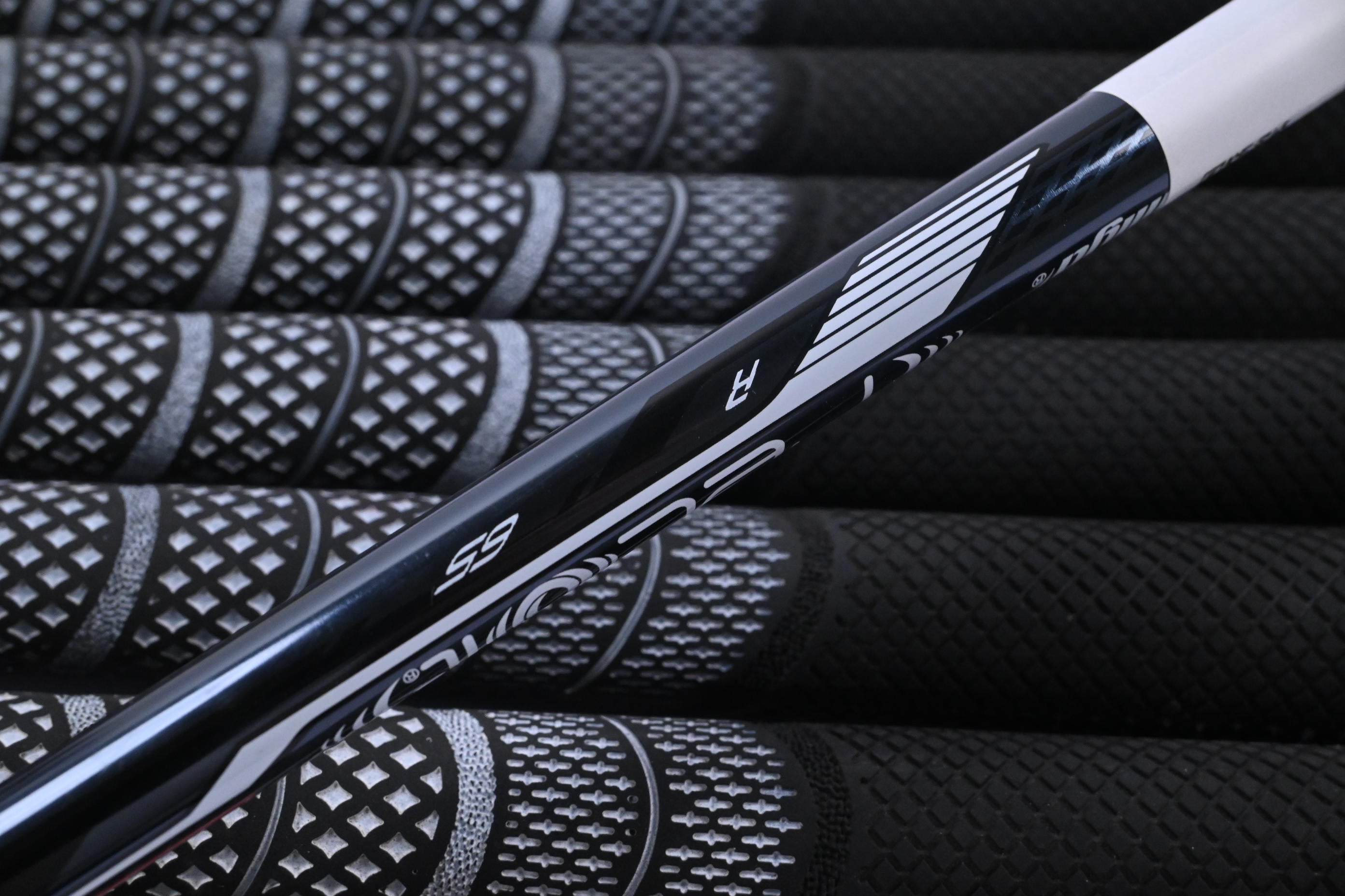 Wilson Dynapower 2023 Irons / 5-PW+GW+SW / Regular Flex Recoil Dart 65 Shafts