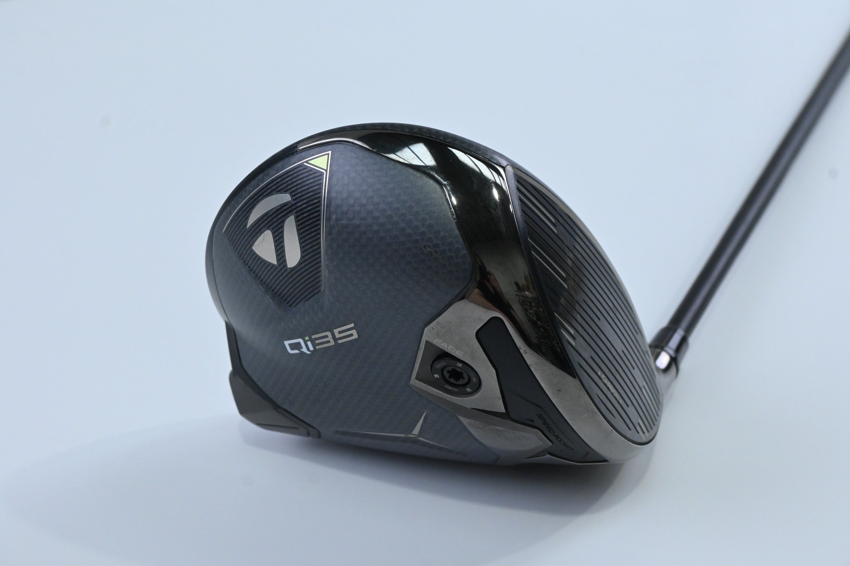 Taylormade Qi35 Driver / 9 Degree / X-Flex Kai'li Dark Waves White 60 Shaft