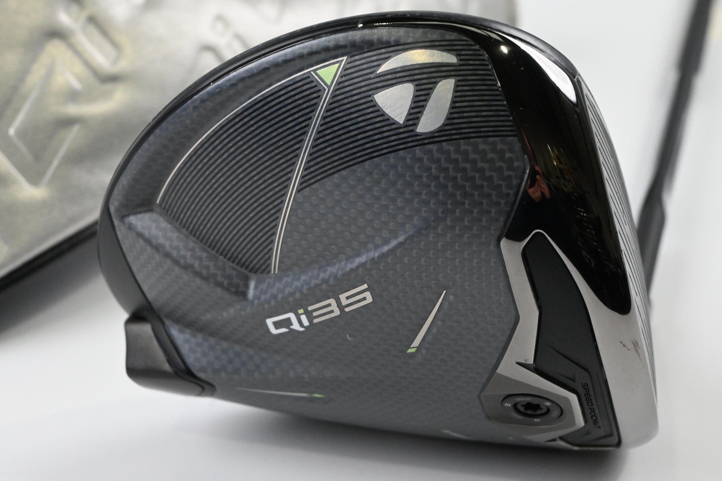 Taylormade Qi35 Driver / 10.5 Degree / Regular Flex Tensei AV Limited Blue 65