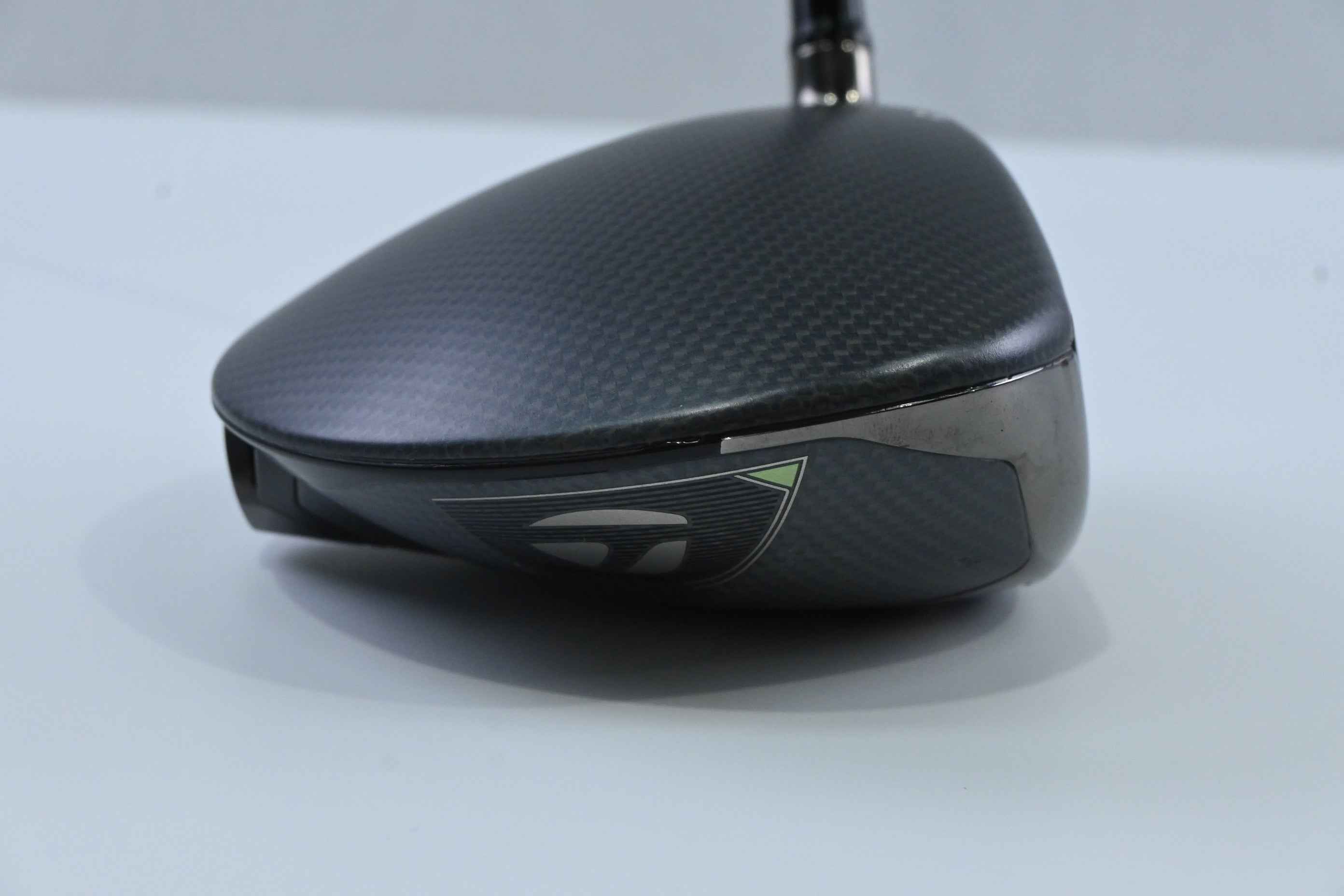 Taylormade Qi35 Driver / 9 Degree / X-Flex Kai'li Dark Waves White 60 Shaft