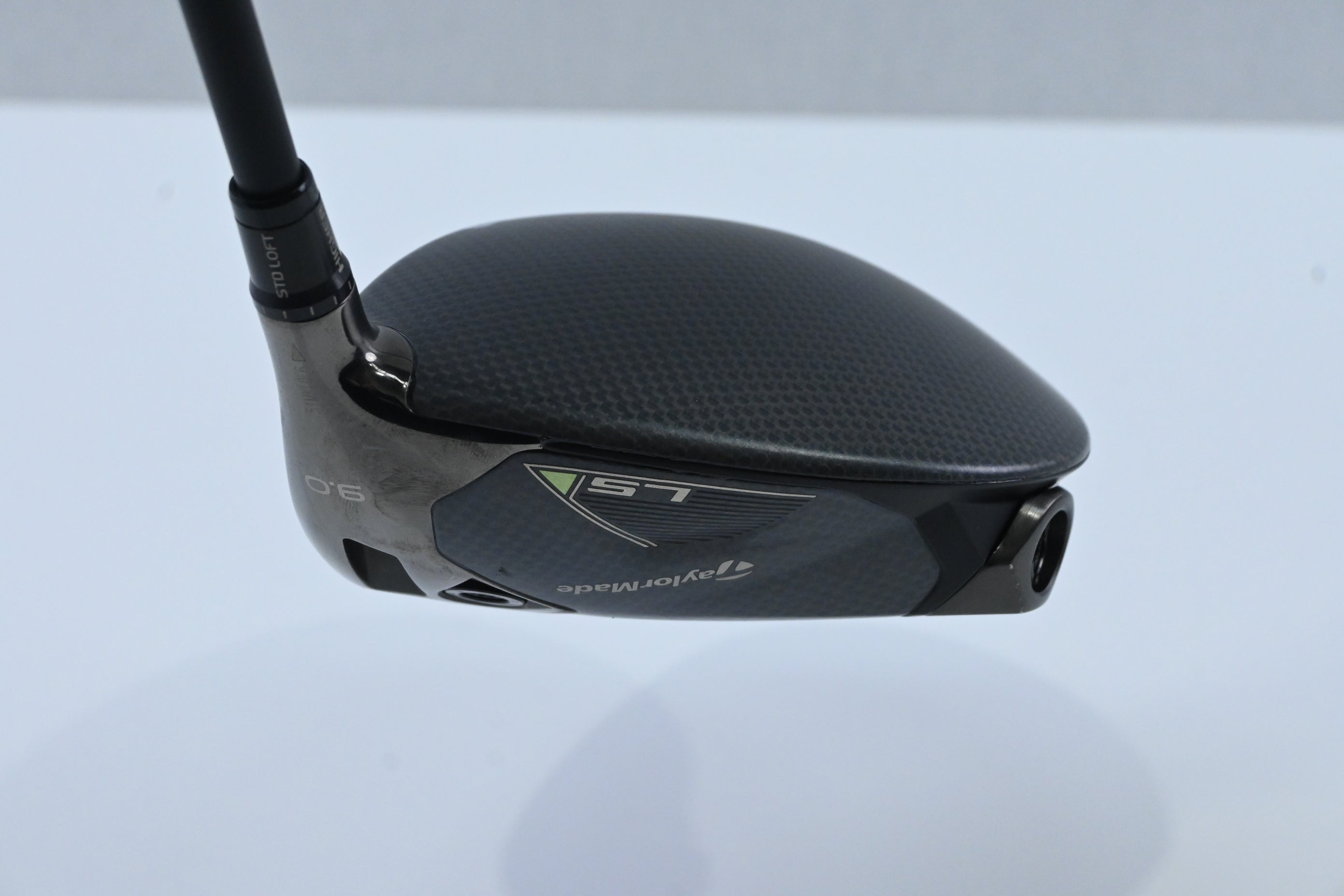 Taylormade Qi35 Driver / 9 Degree / X-Flex Kai'li Dark Waves White 60 Shaft
