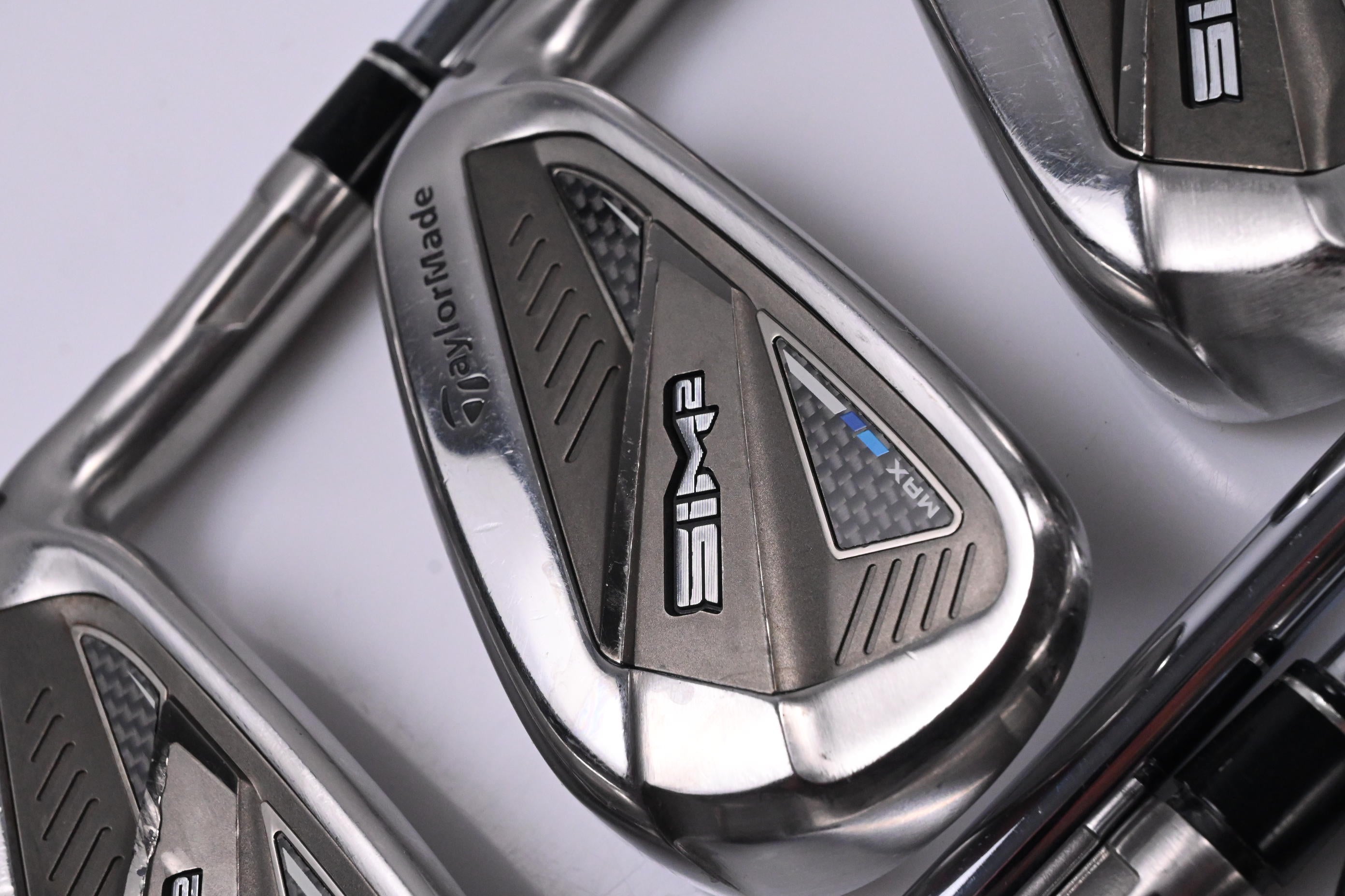 Taylormade SIM2 Max Irons / 5-PW+GW / Regular Flex KBS MAX MT 85 Shafts