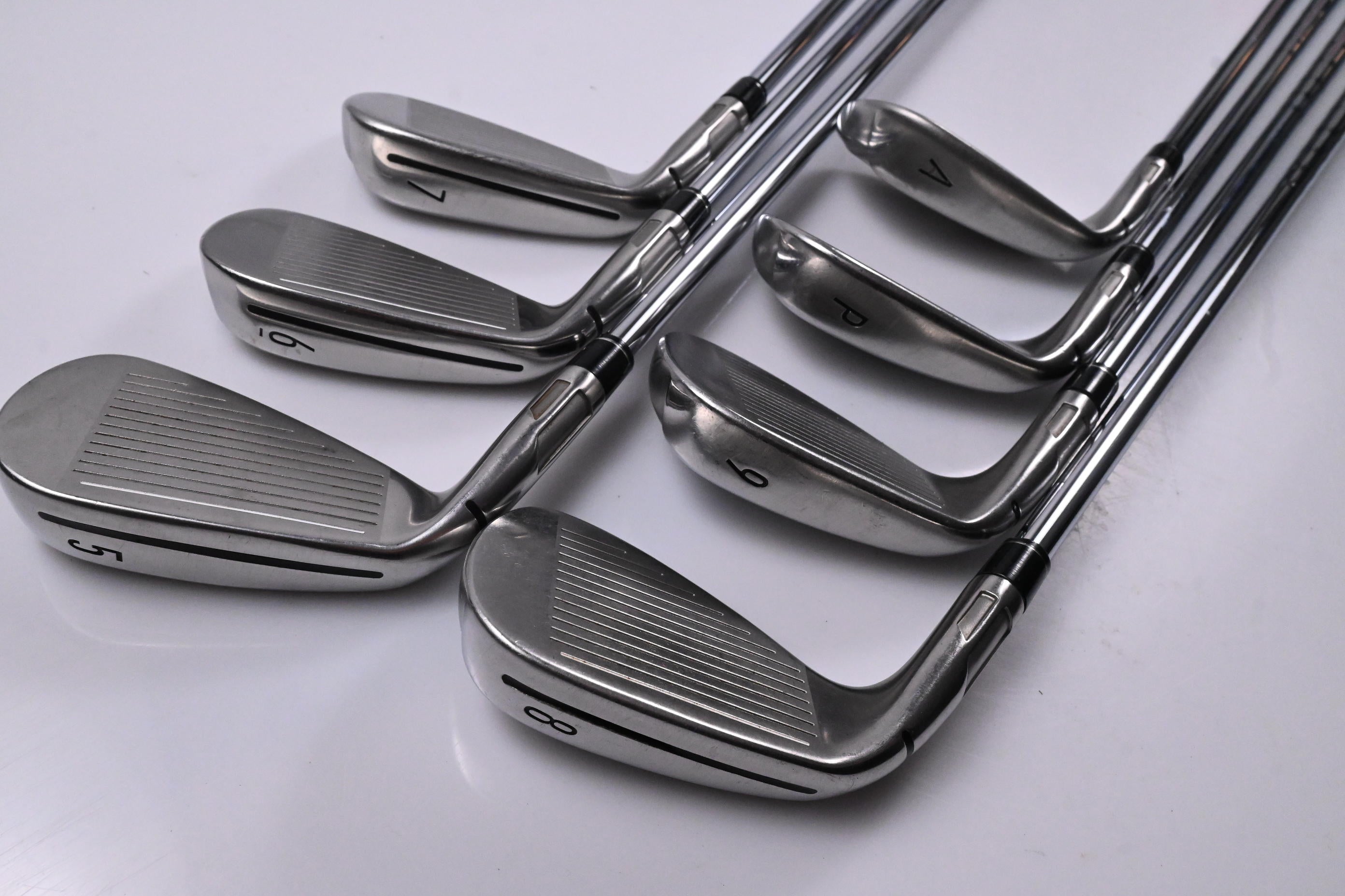 Taylormade SIM2 Max Irons / 5-PW+GW / Regular Flex KBS MAX MT 85 Shafts